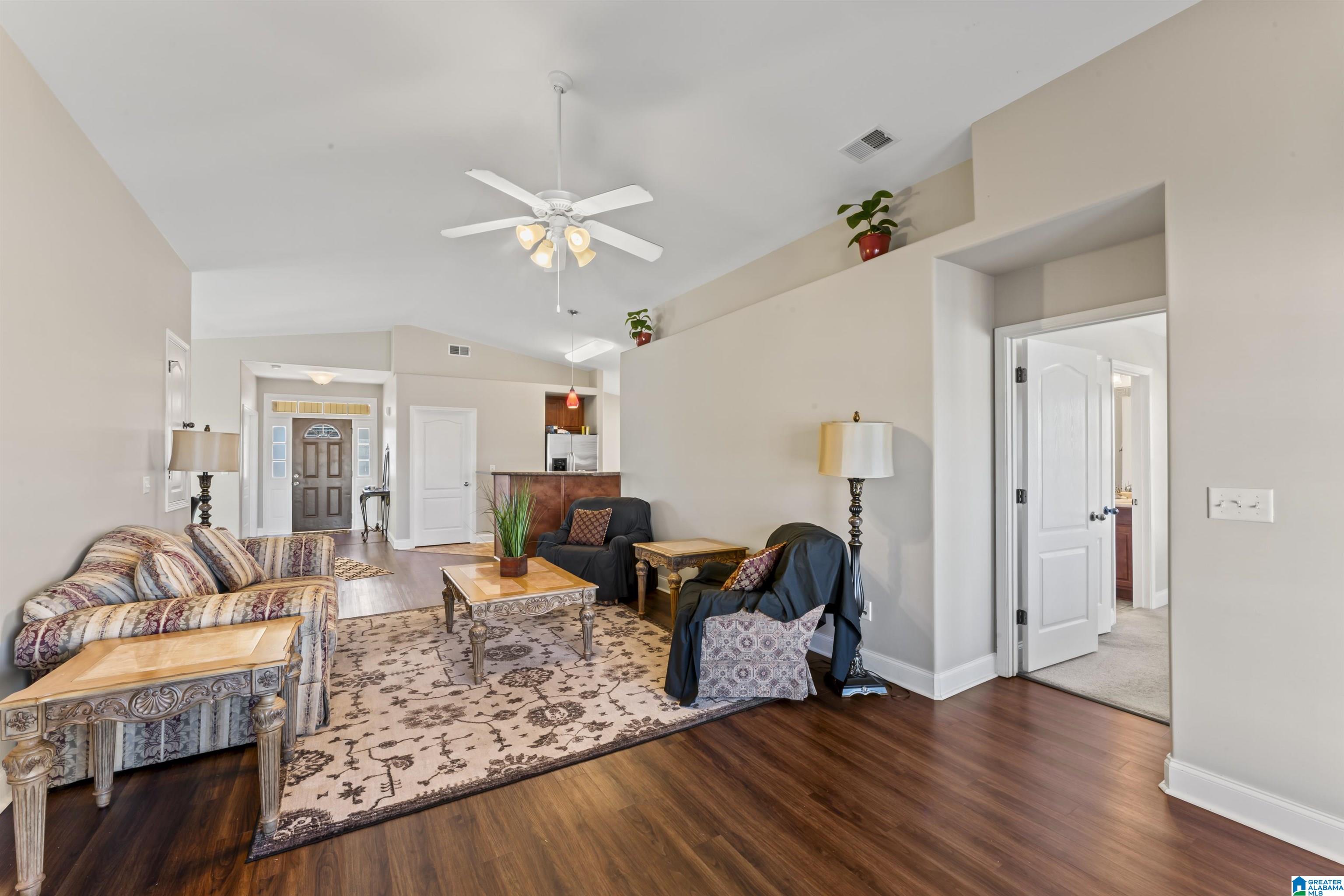 1049 LEXINGTON DRIVE