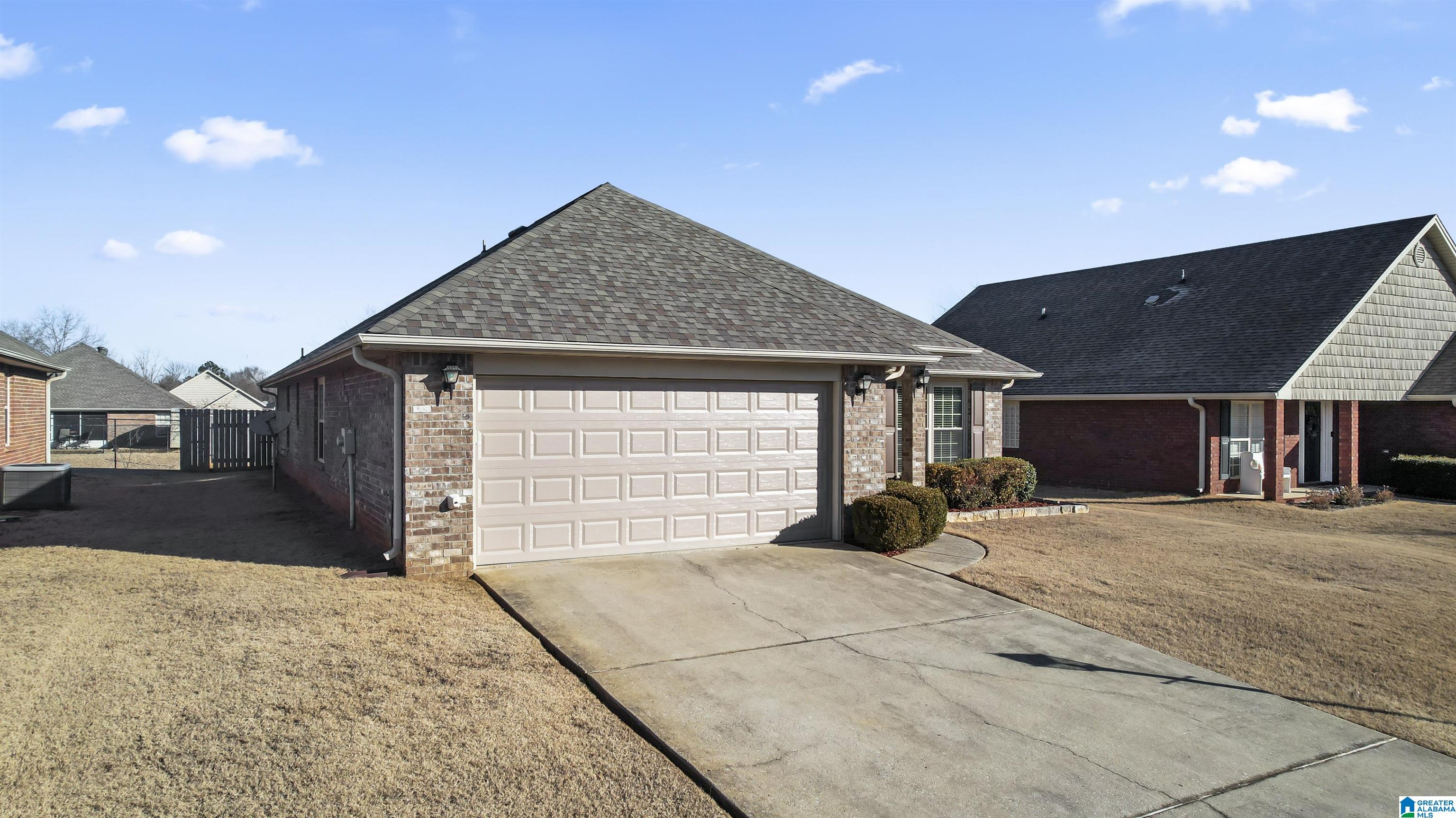 1049 LEXINGTON DRIVE