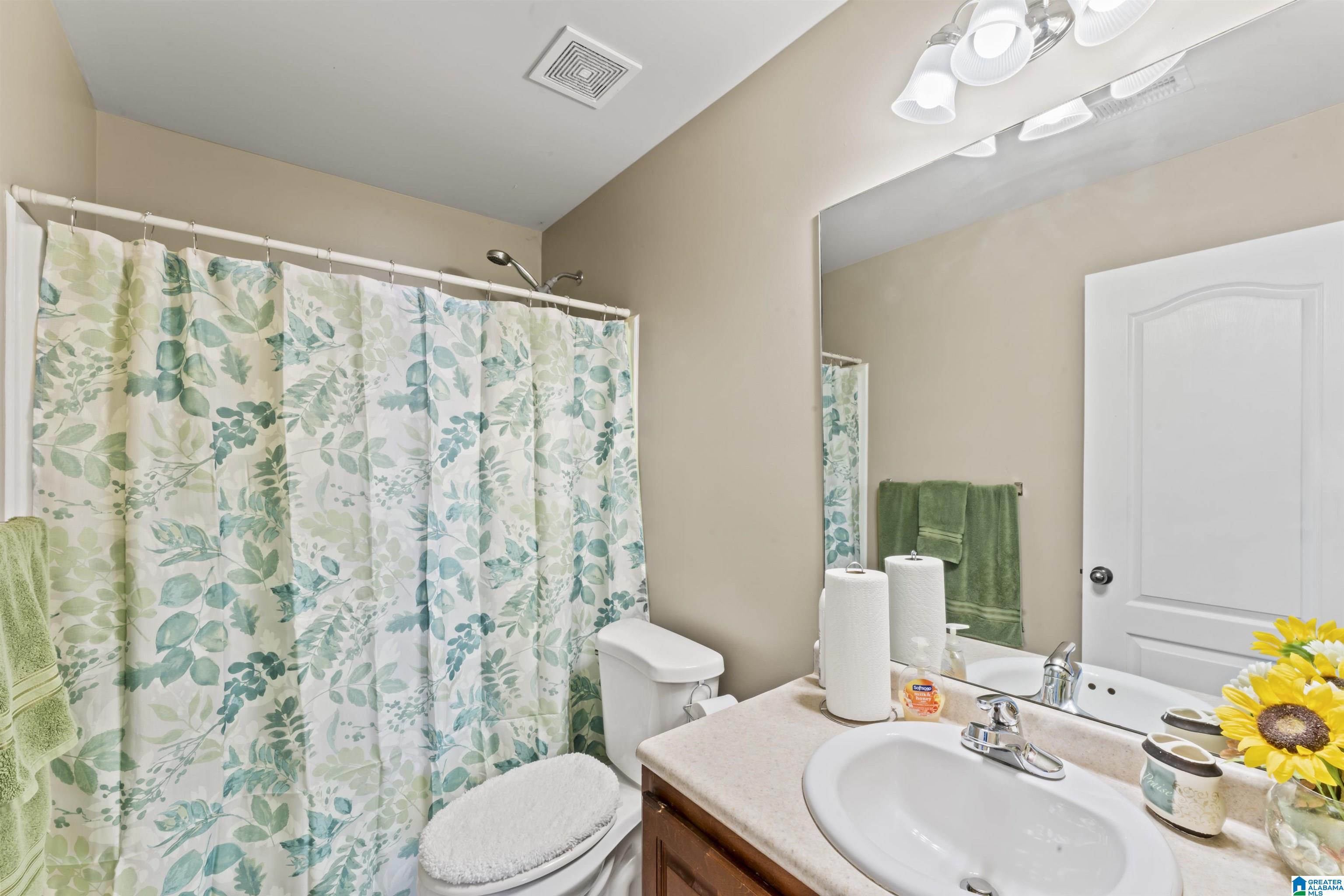 1049 LEXINGTON DRIVE