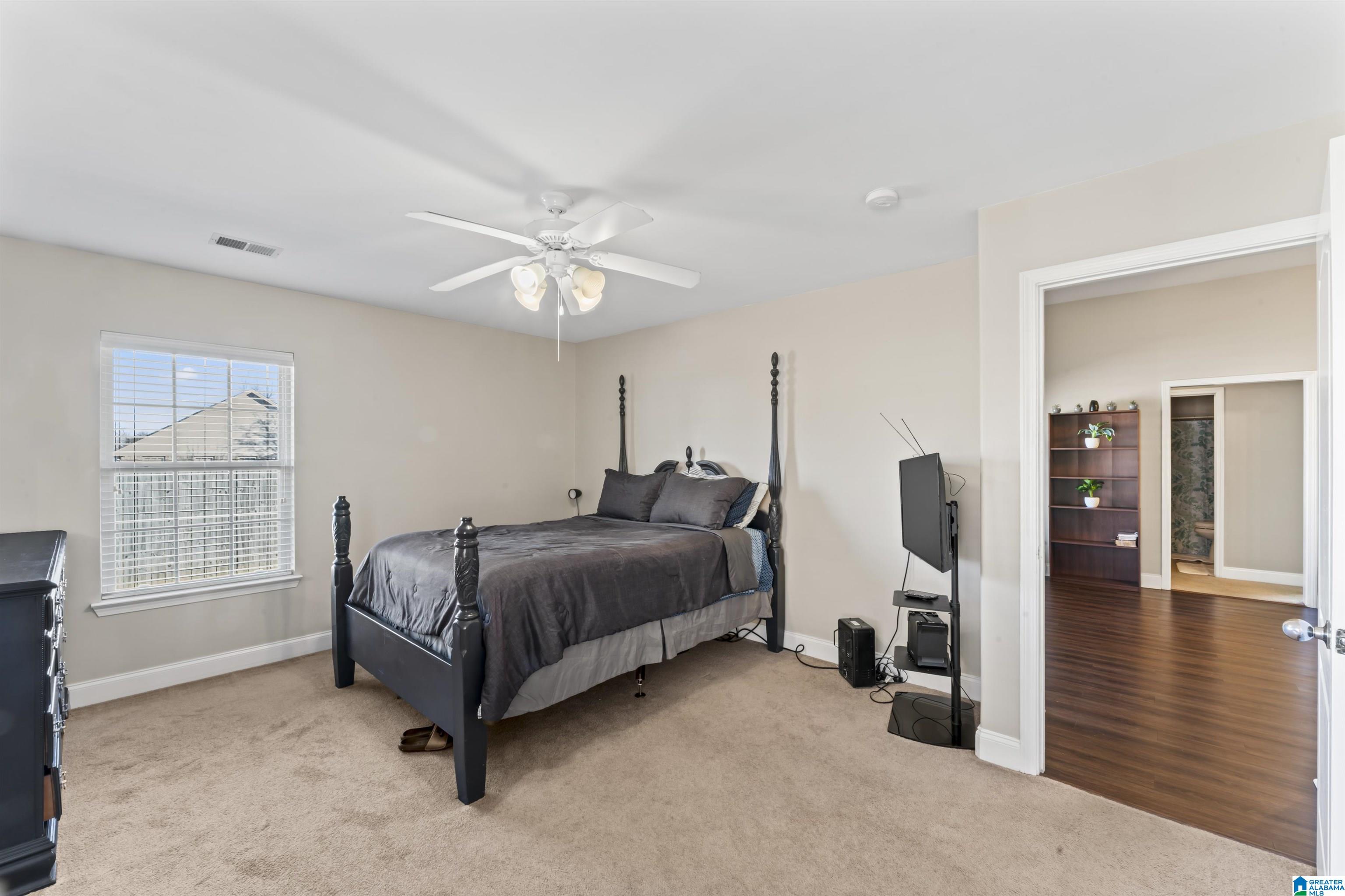 1049 LEXINGTON DRIVE