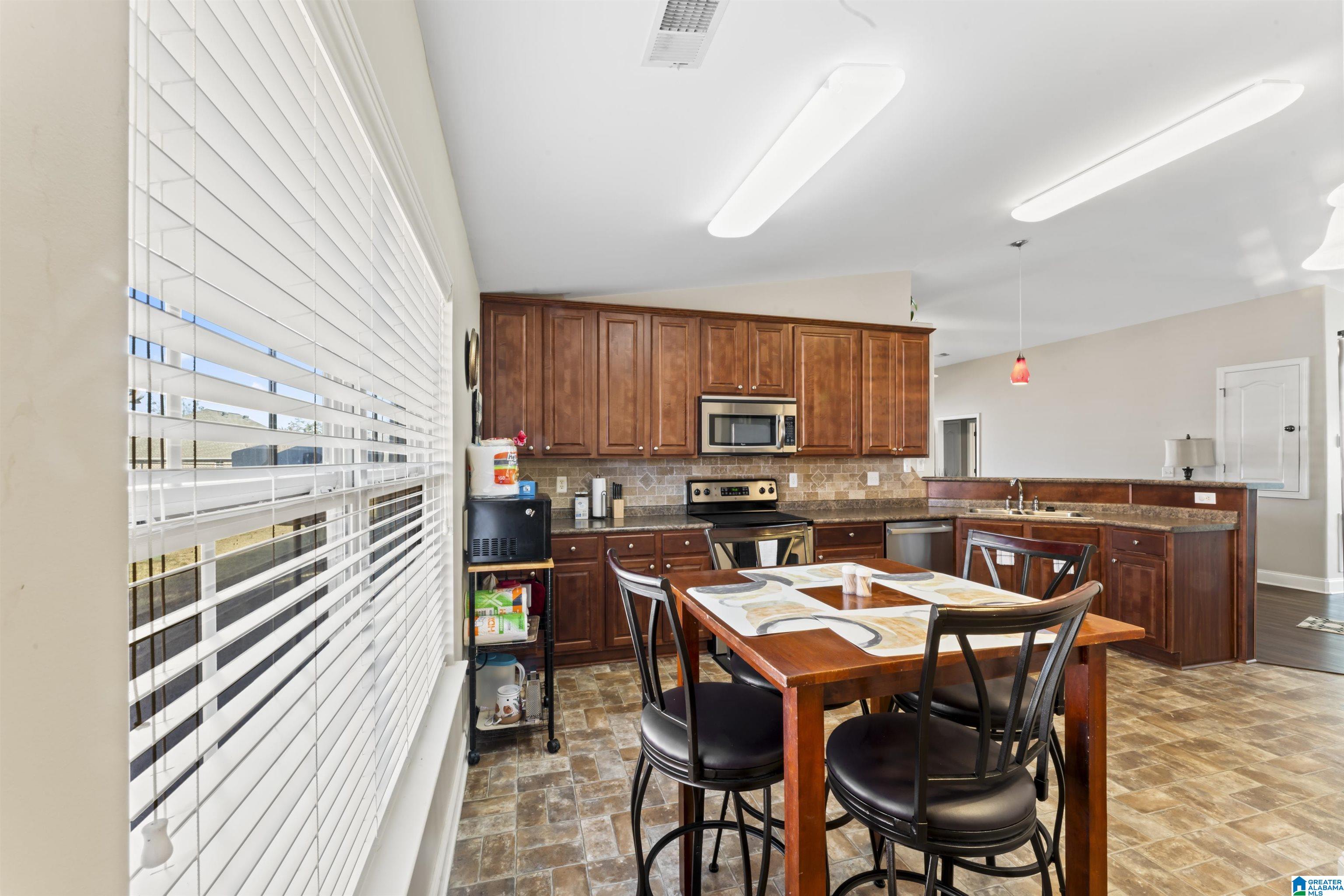 1049 LEXINGTON DRIVE