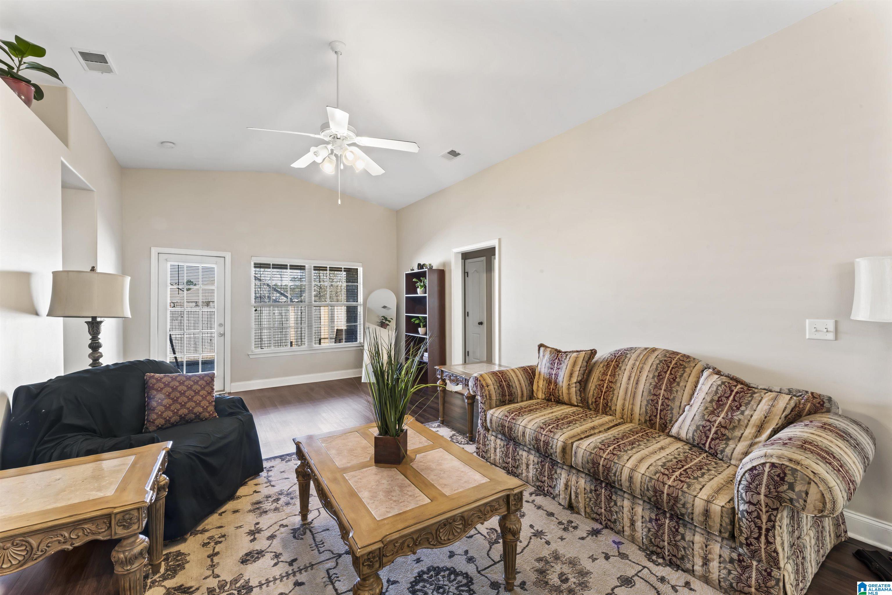 1049 LEXINGTON DRIVE