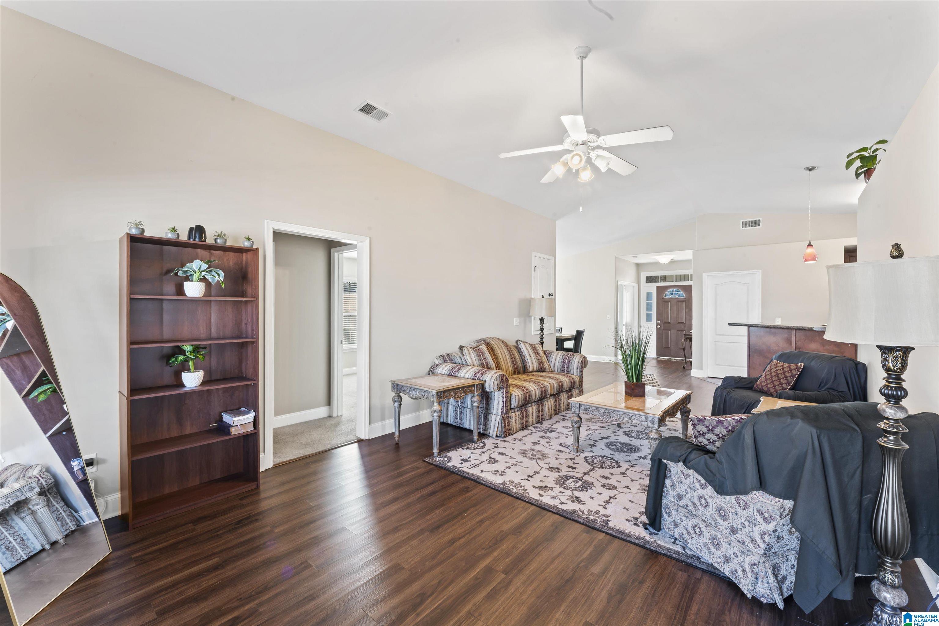 1049 LEXINGTON DRIVE