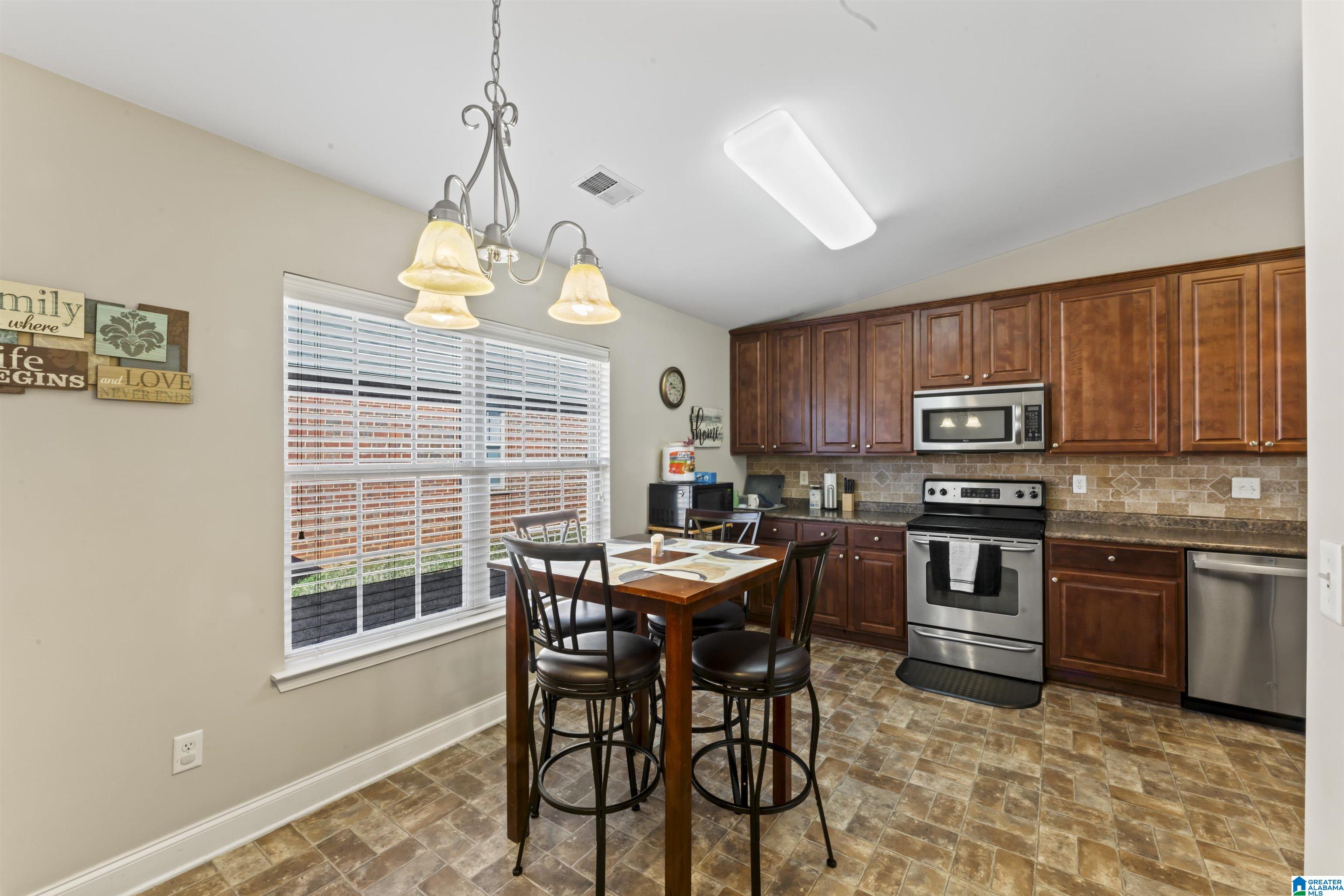 1049 LEXINGTON DRIVE