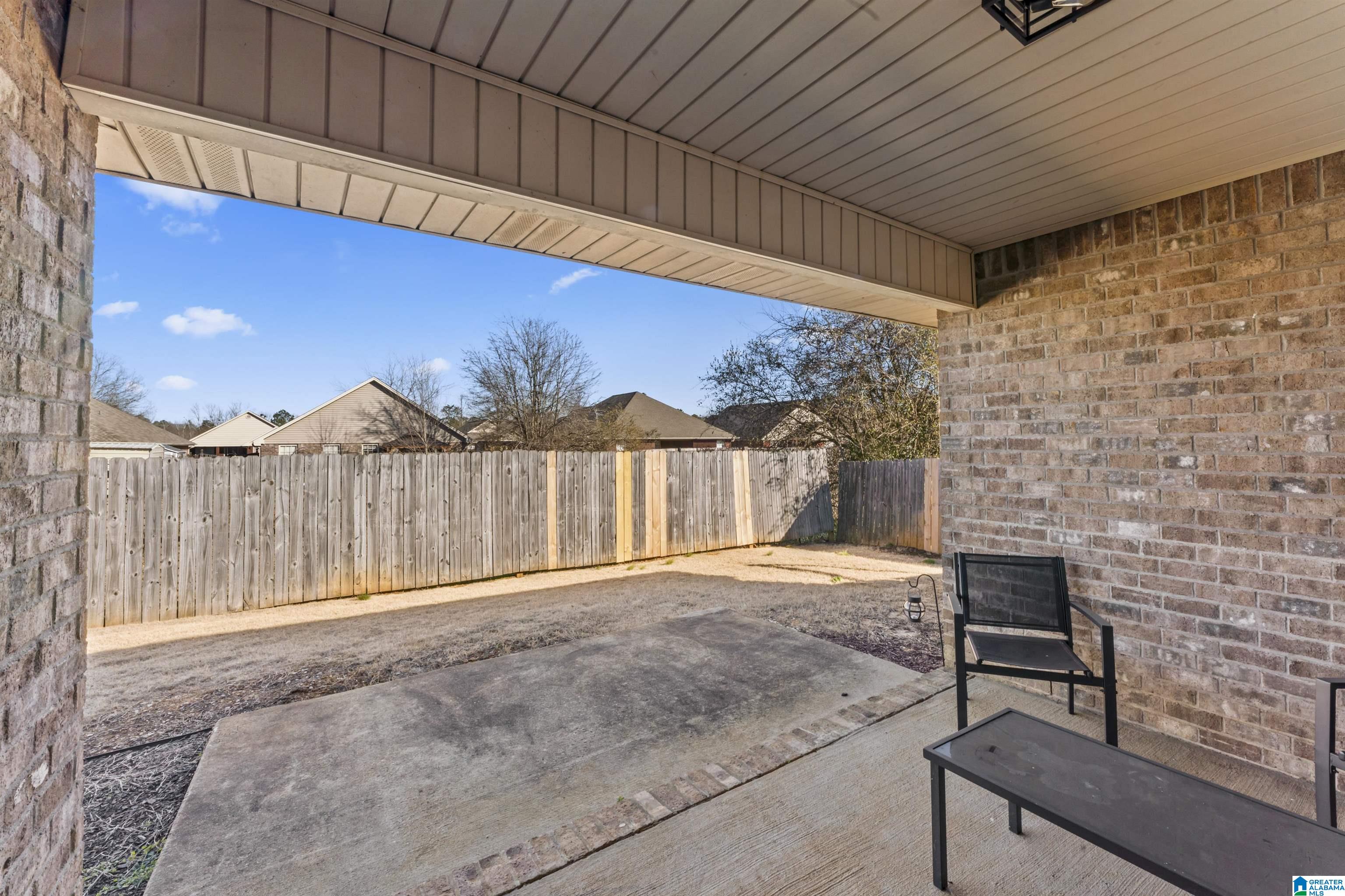 1049 LEXINGTON DRIVE