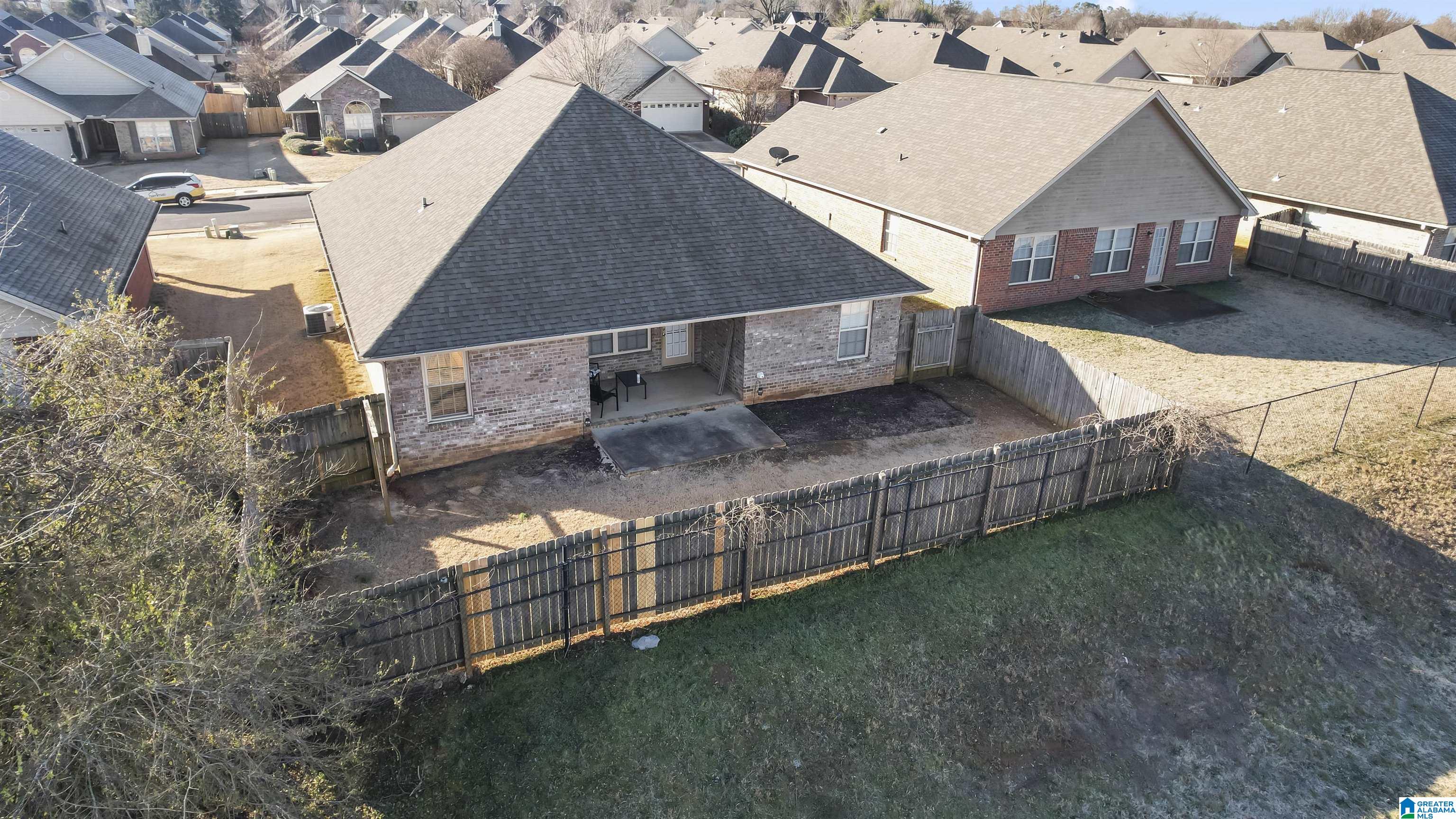 1049 LEXINGTON DRIVE