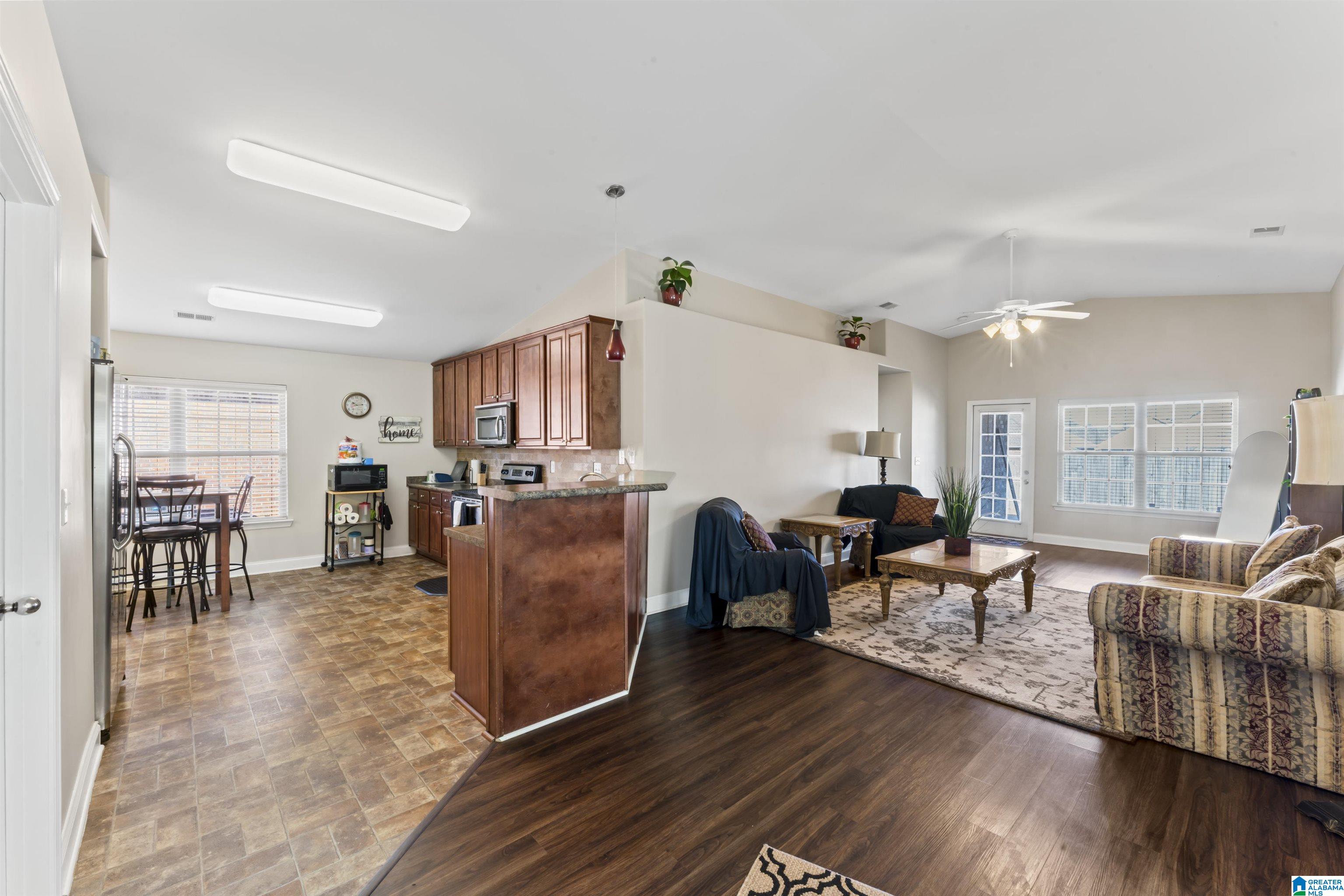 1049 LEXINGTON DRIVE