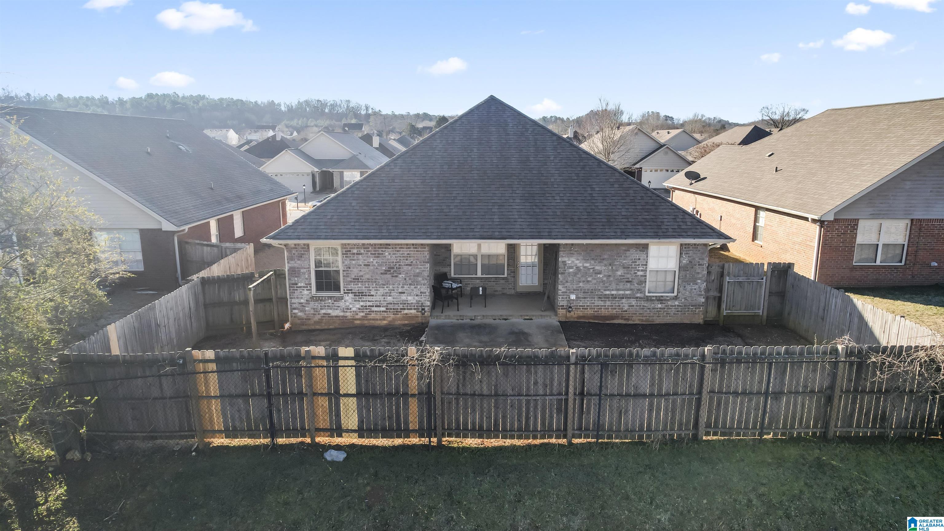 1049 LEXINGTON DRIVE