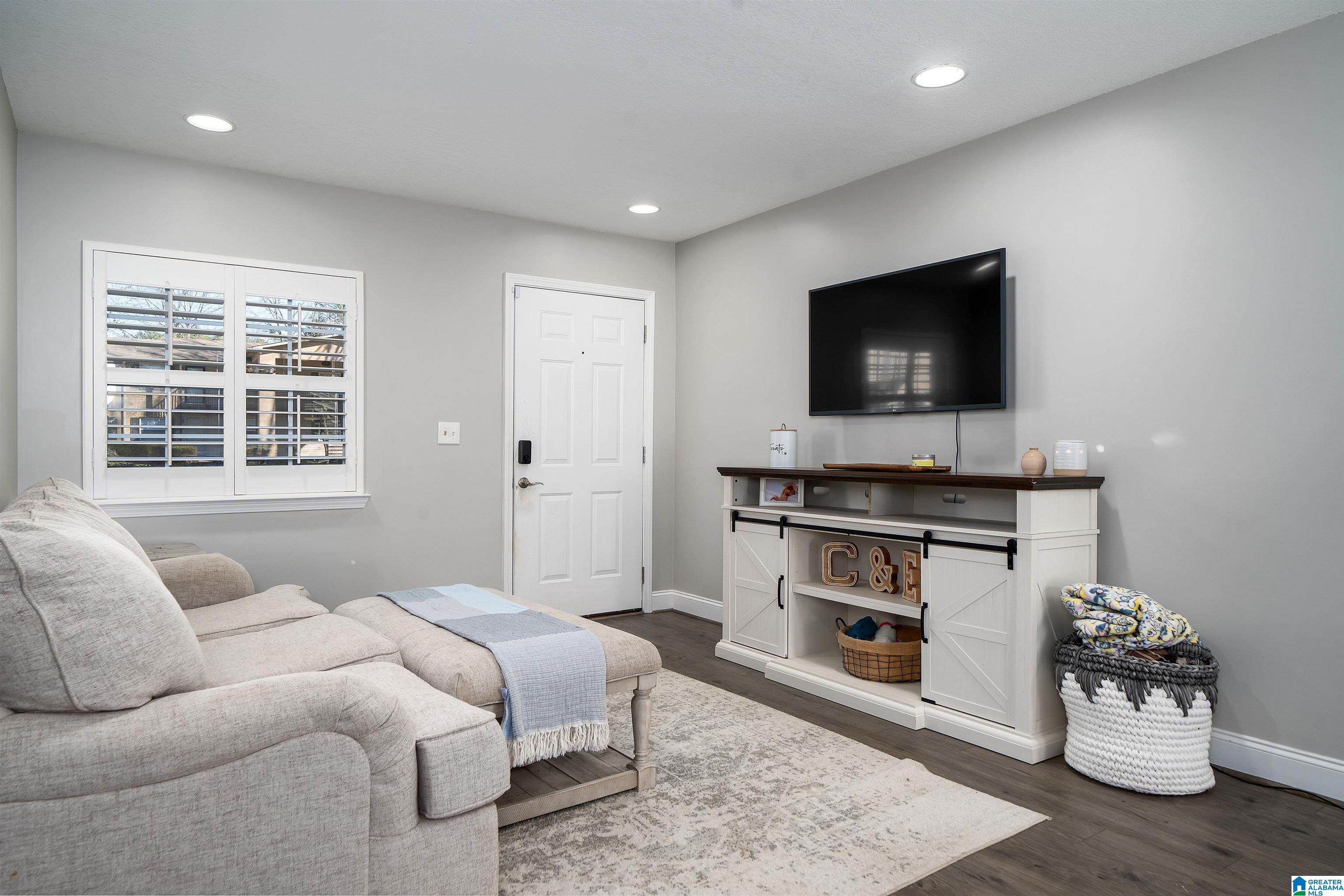 713 PENNY LANE 713