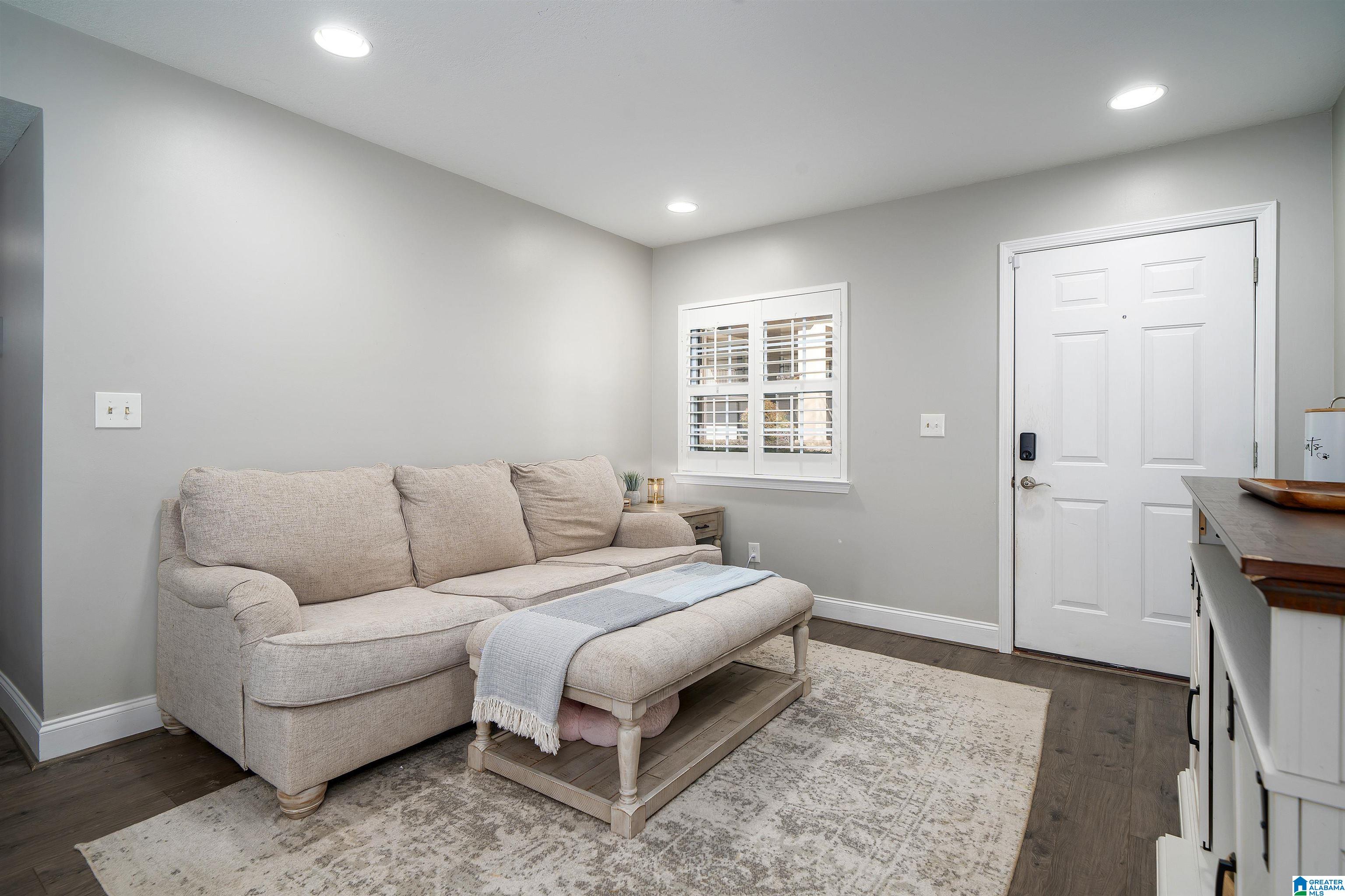 713 PENNY LANE 713