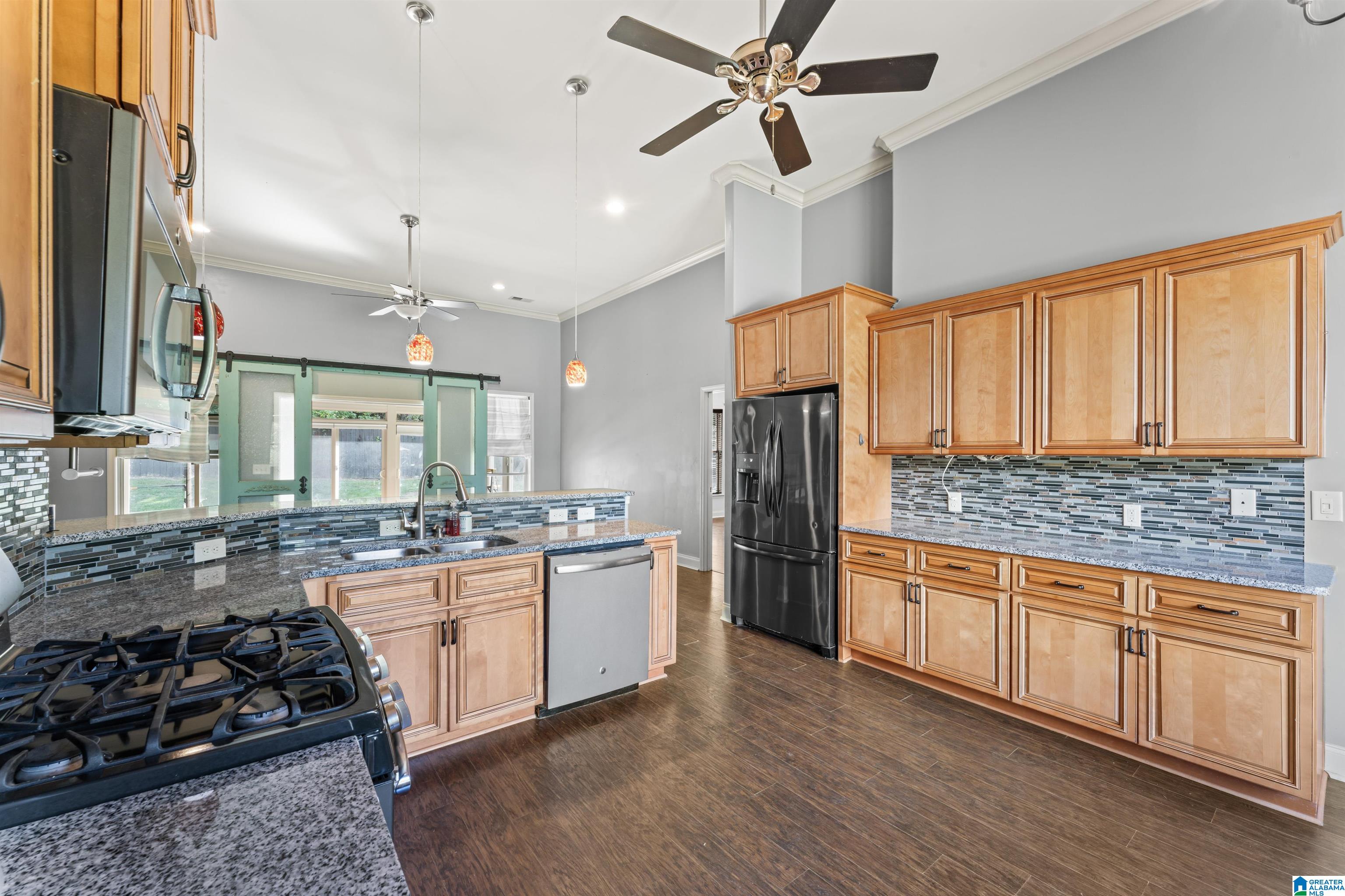 9205 JARDIN CIRCLE