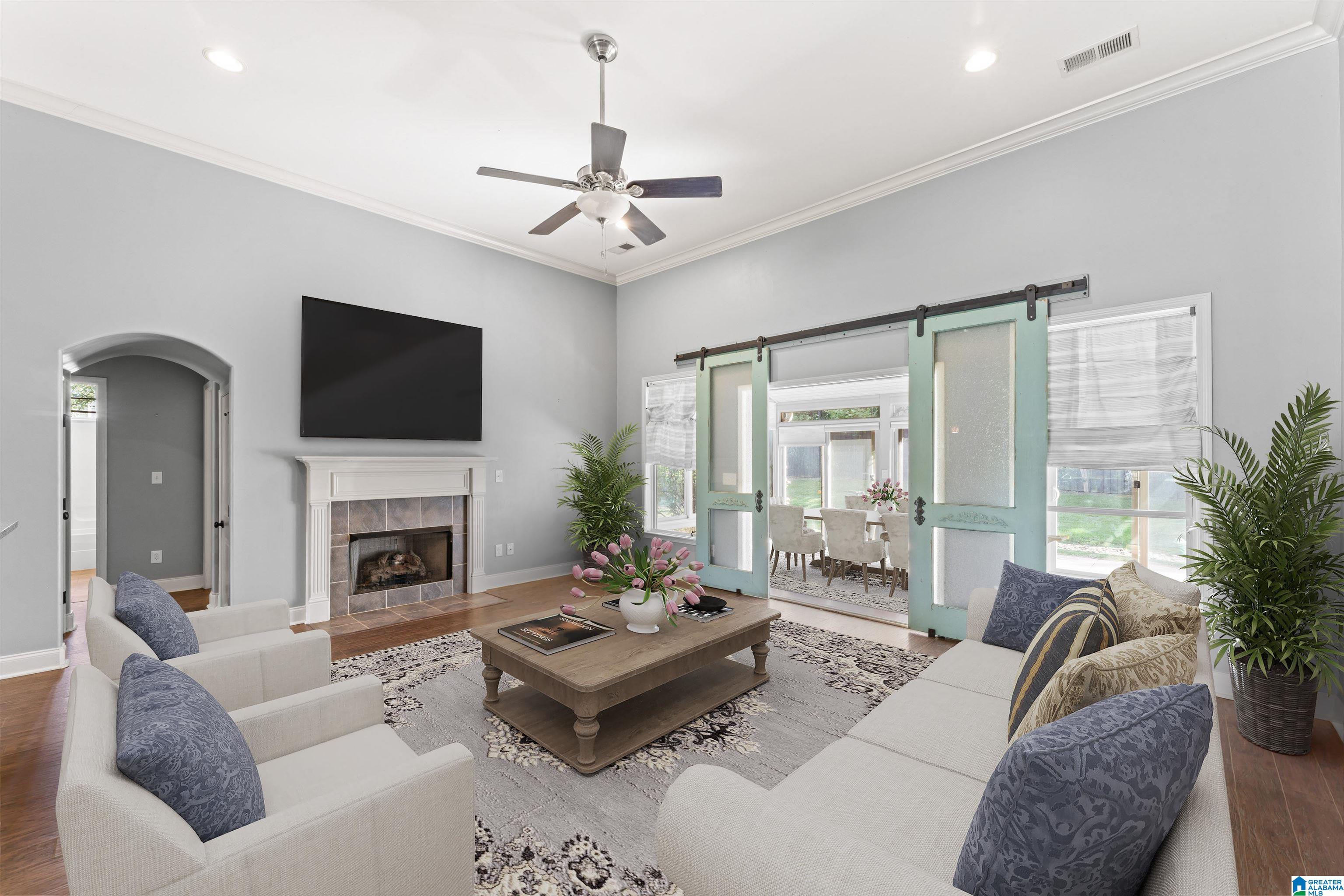 9205 JARDIN CIRCLE