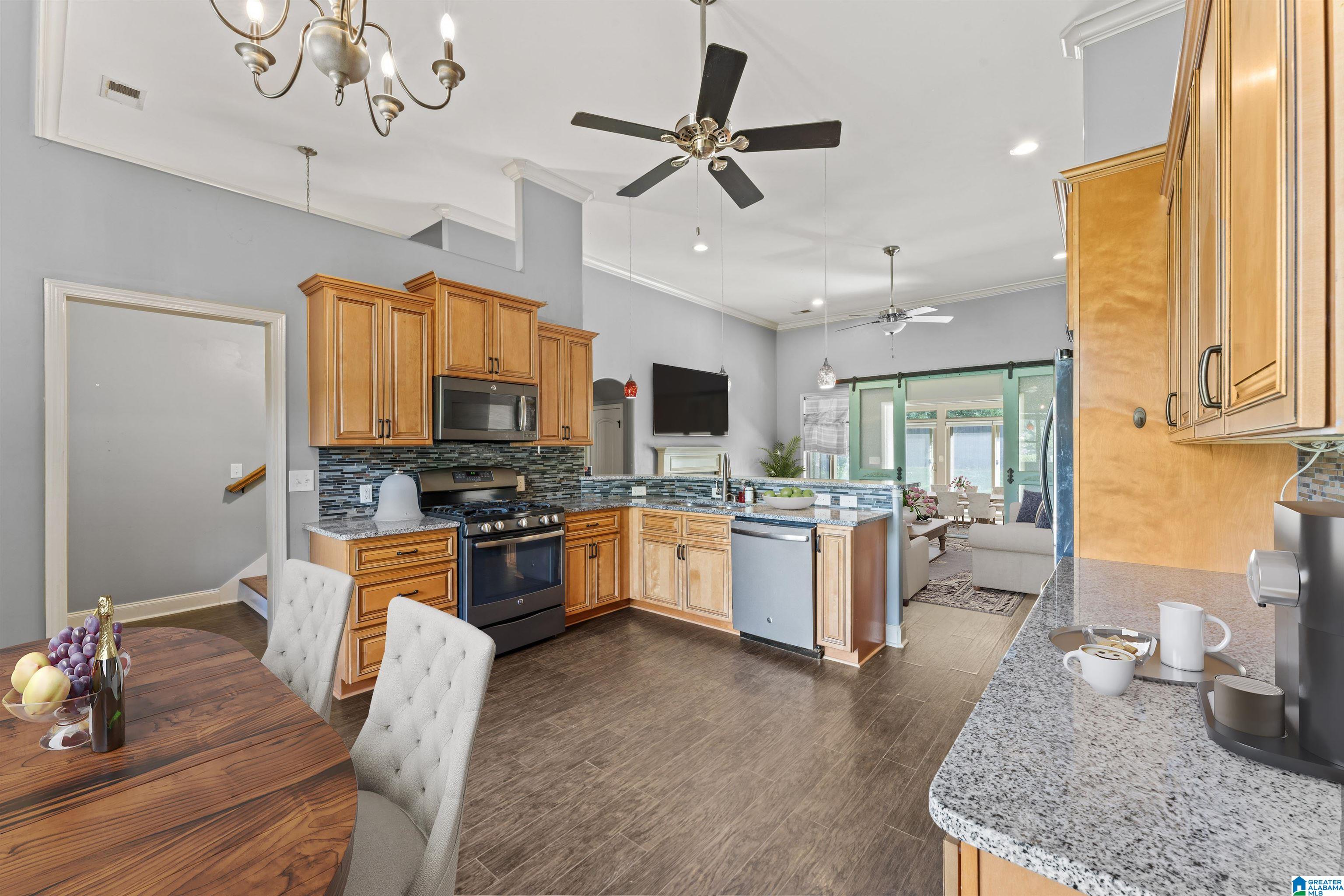9205 JARDIN CIRCLE