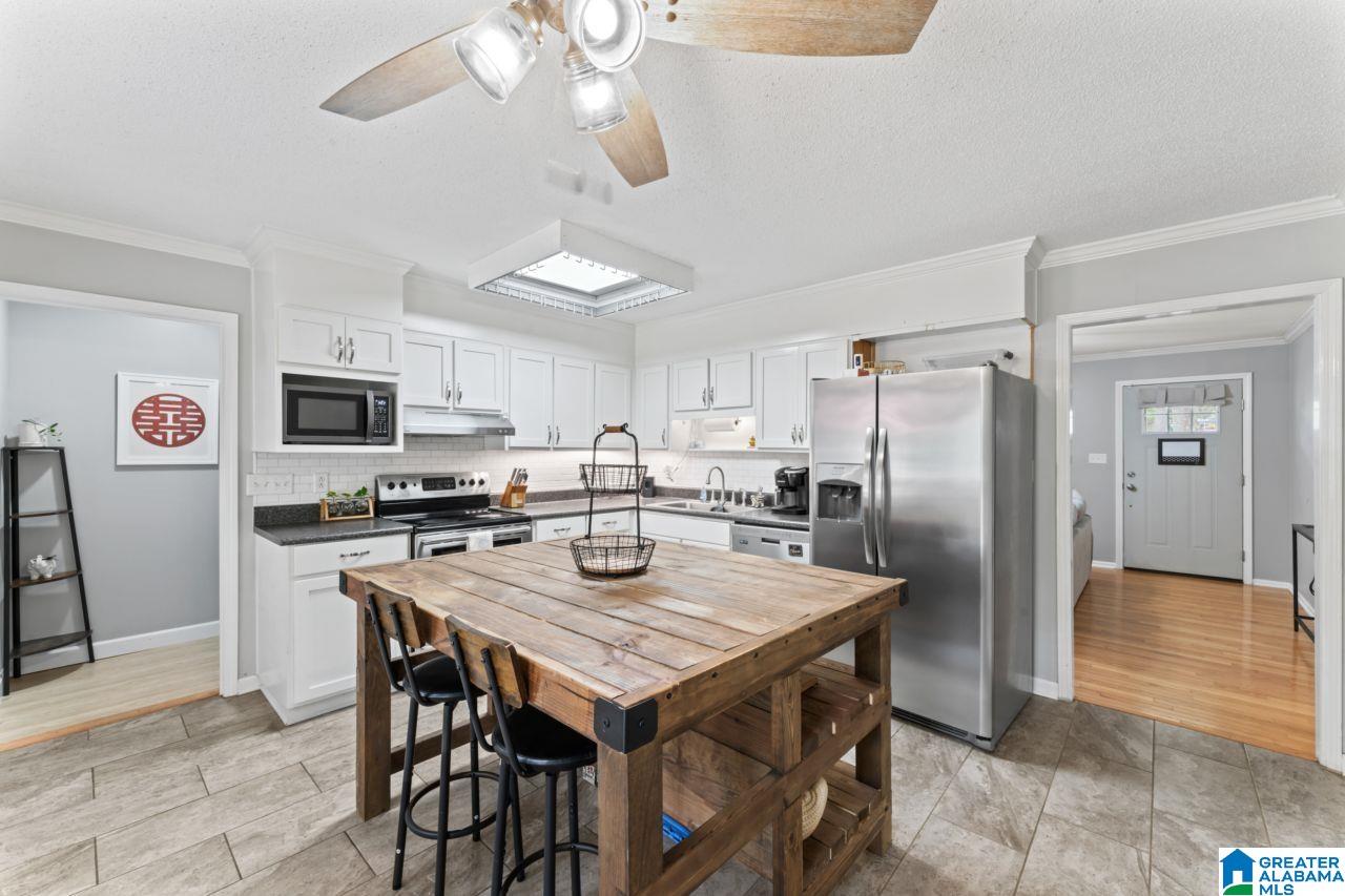 2069 PHILLIPS CIRCLE