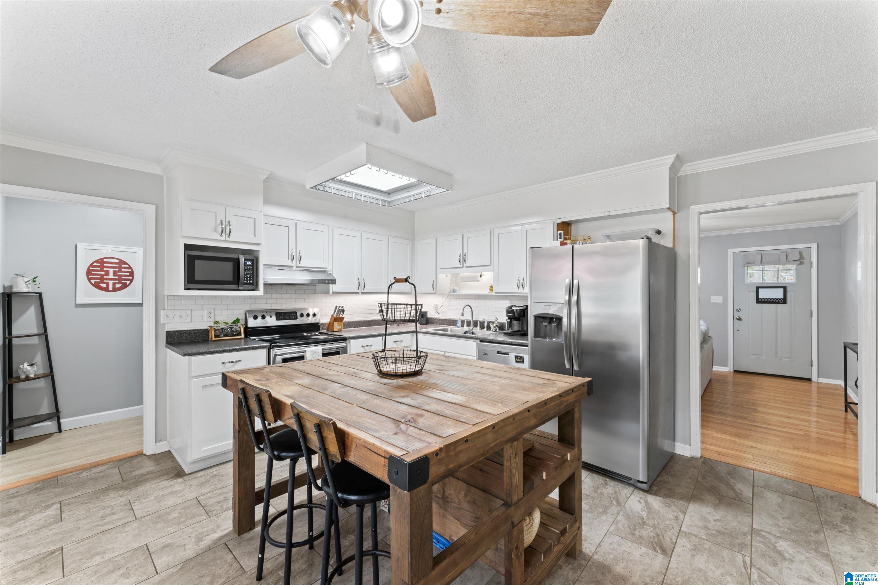 2069 PHILLIPS CIRCLE