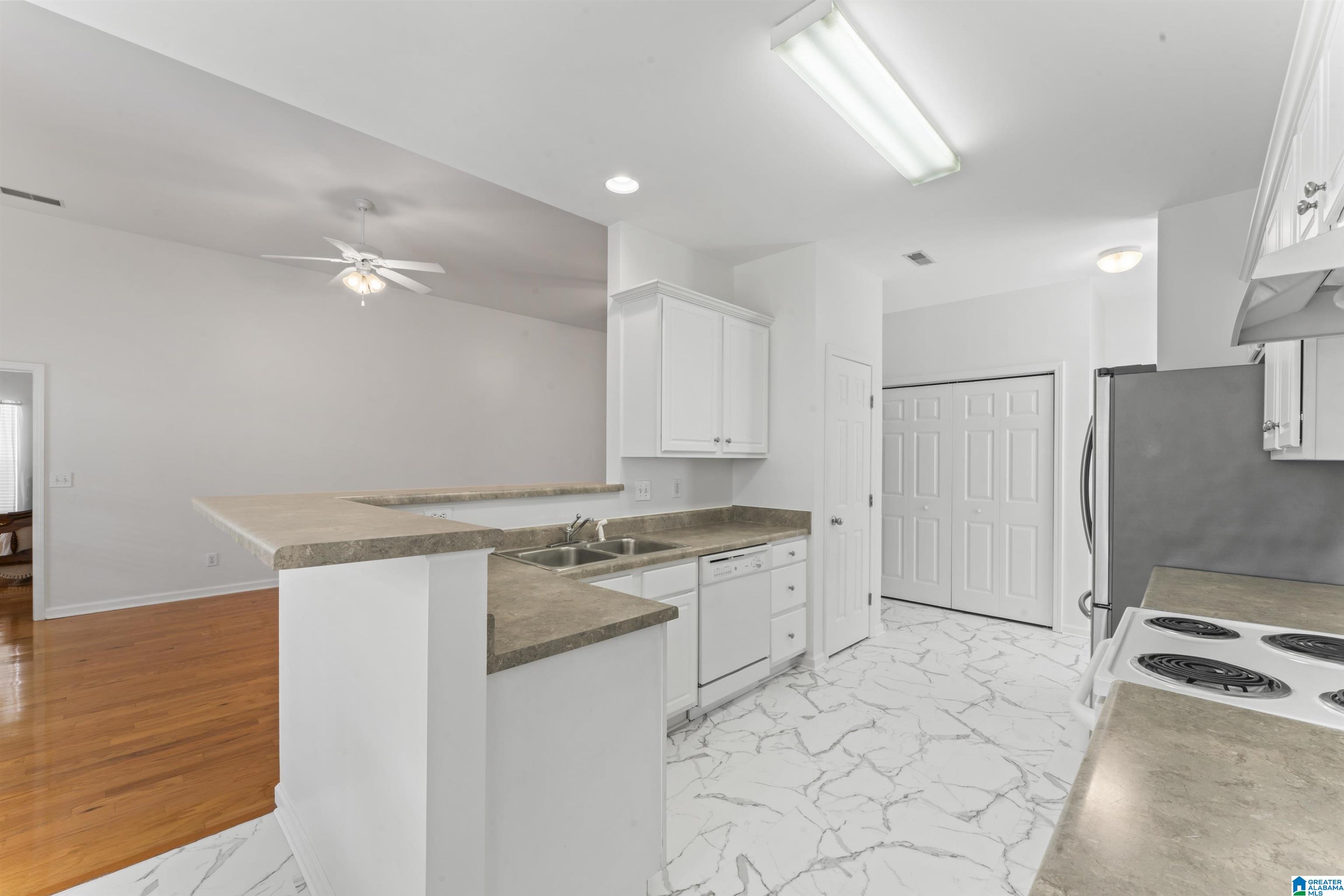 1070 WINDSOR PARKWAY