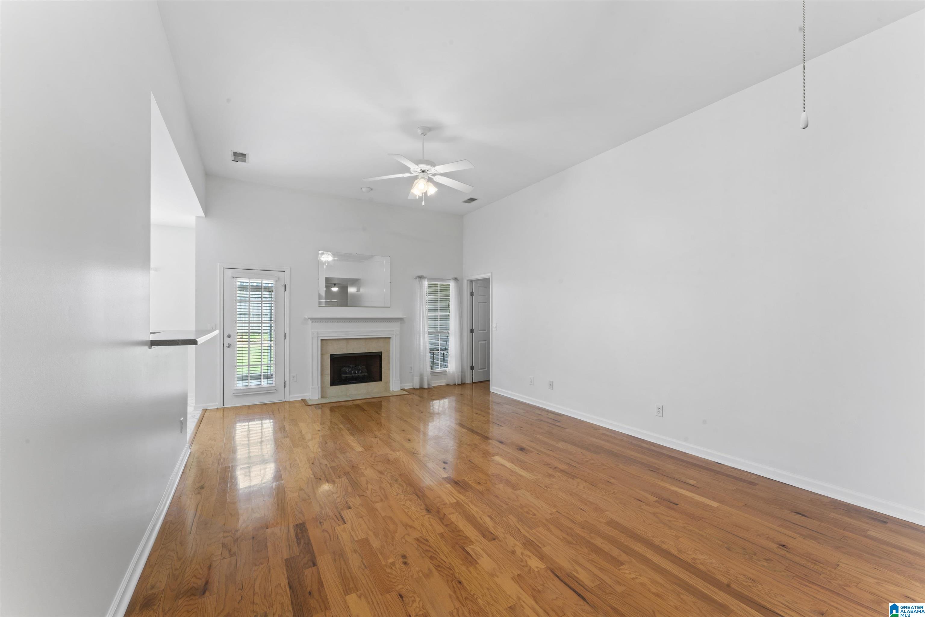 1070 WINDSOR PARKWAY