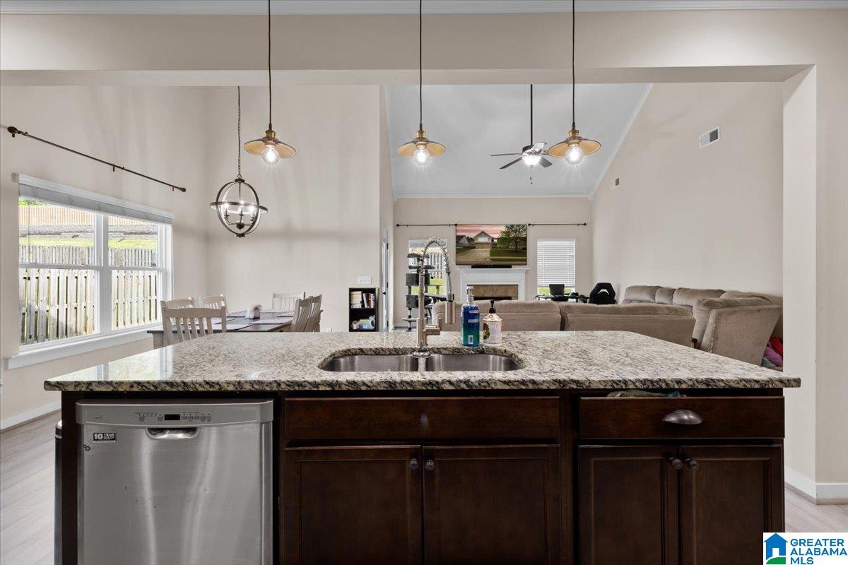 7007 LAVENDER COURT