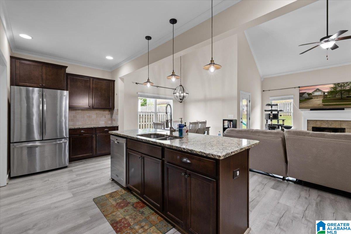 7007 LAVENDER COURT