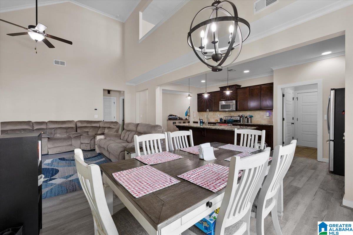 7007 LAVENDER COURT