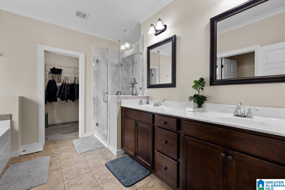 7007 LAVENDER COURT