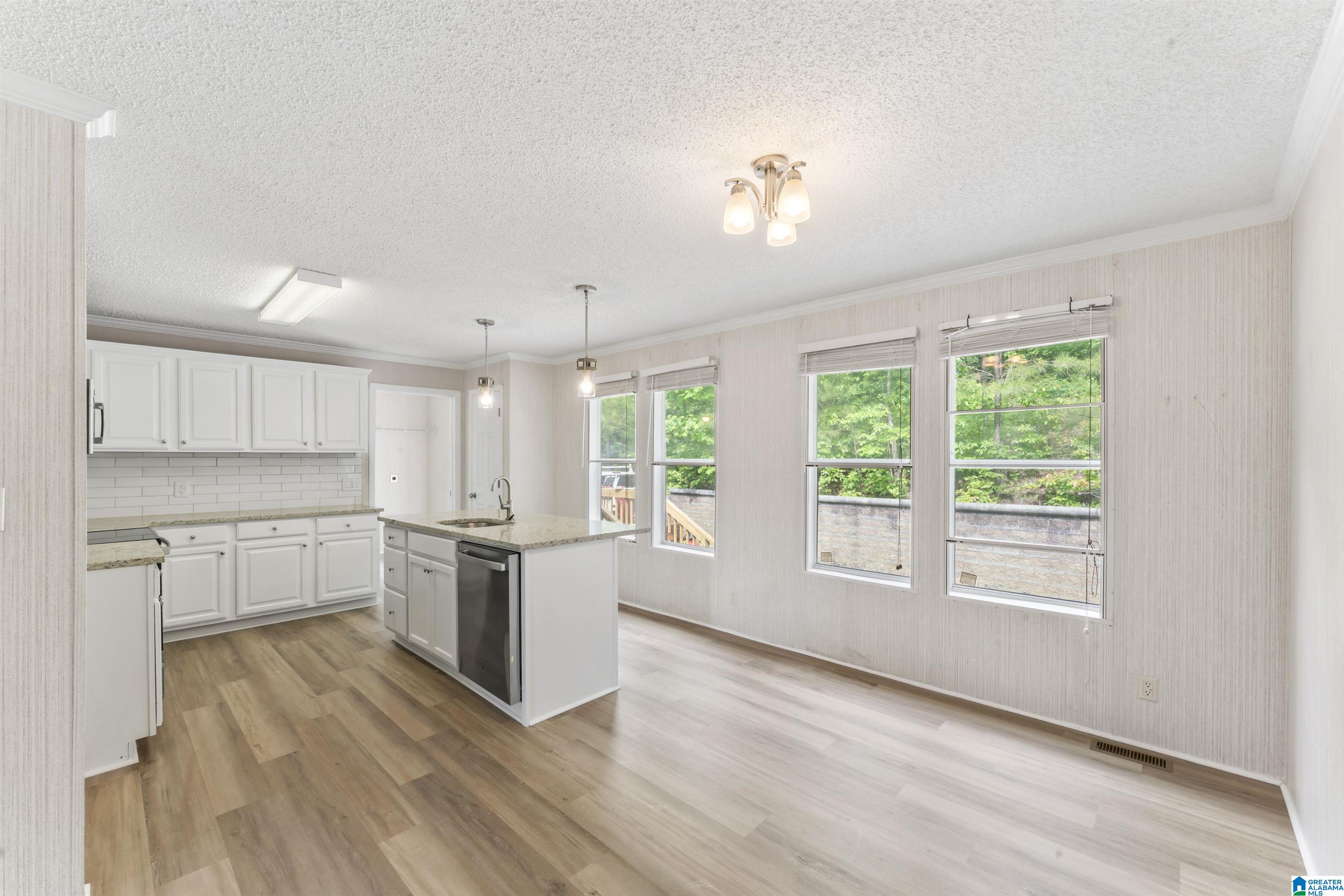 472 MOUNTAIN TERRACE