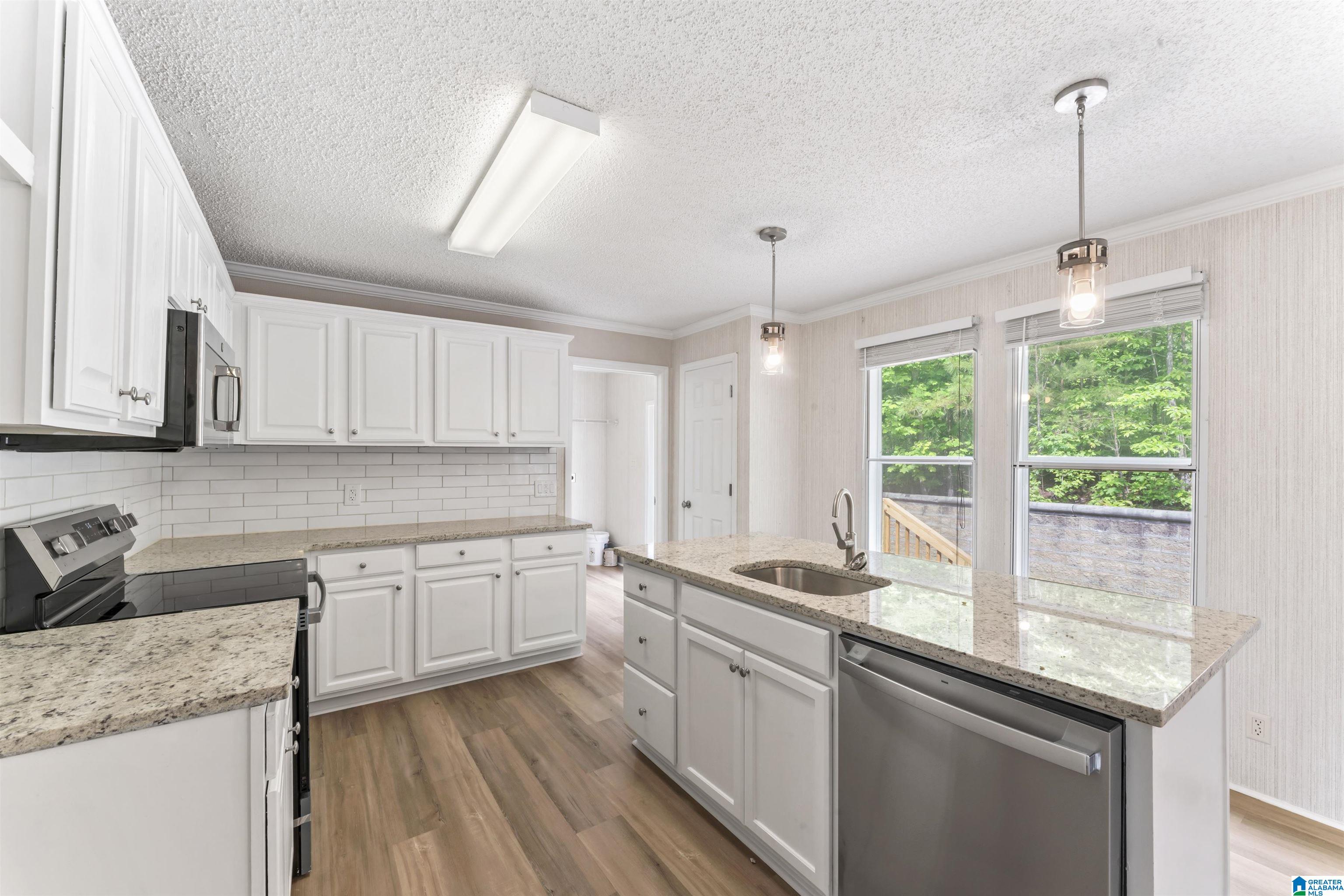 472 MOUNTAIN TERRACE