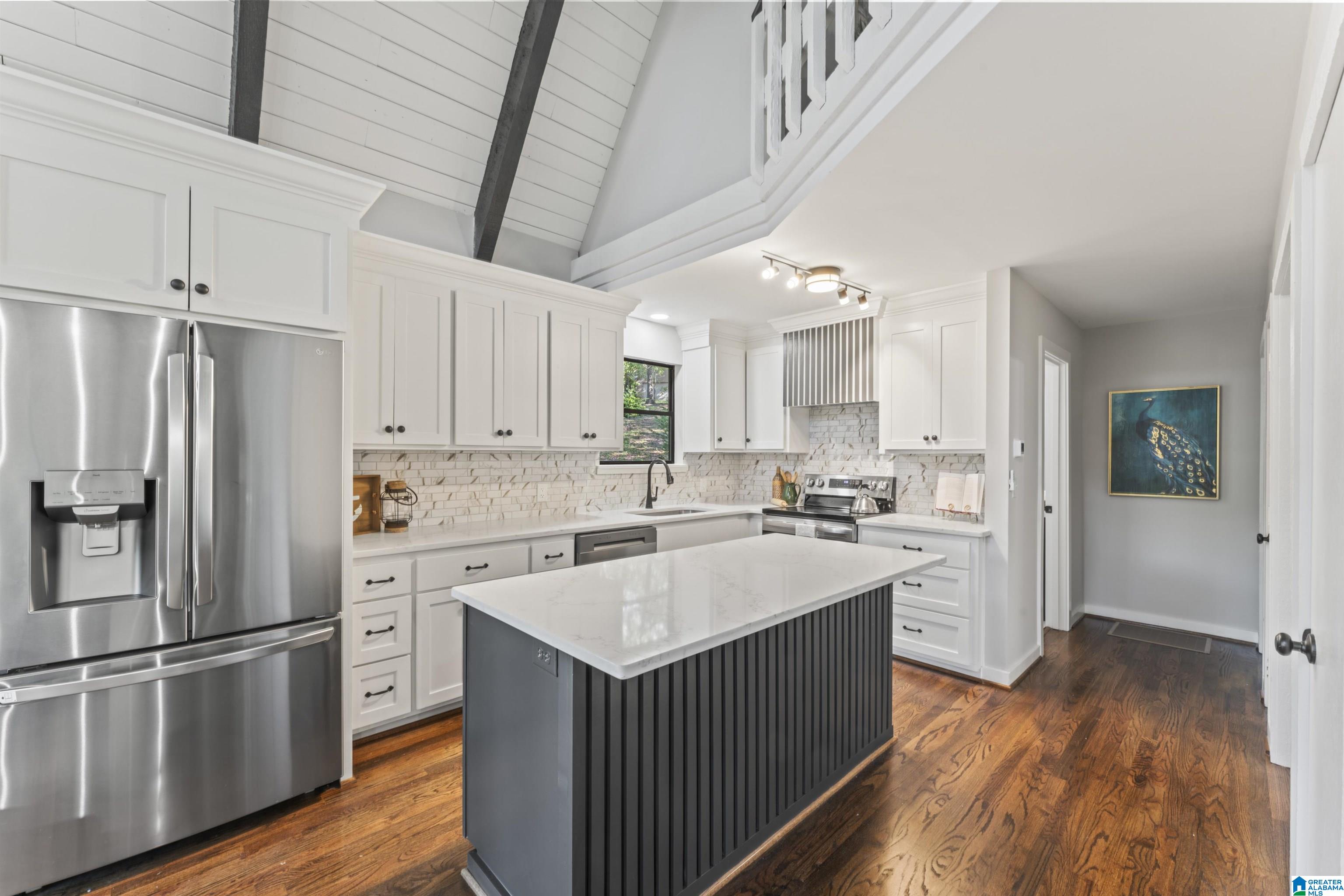 560 WATER OAK LANE