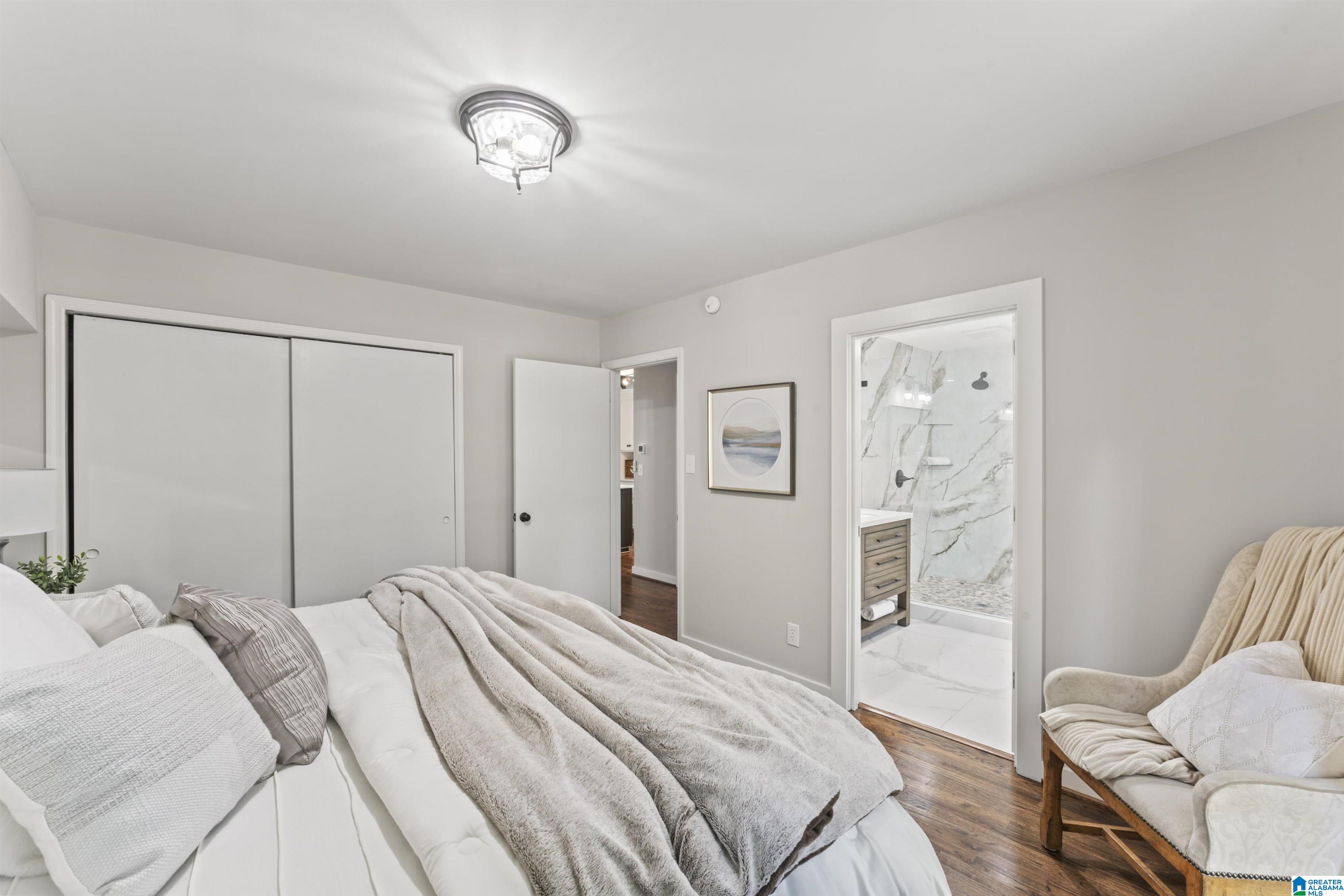 560 WATER OAK LANE