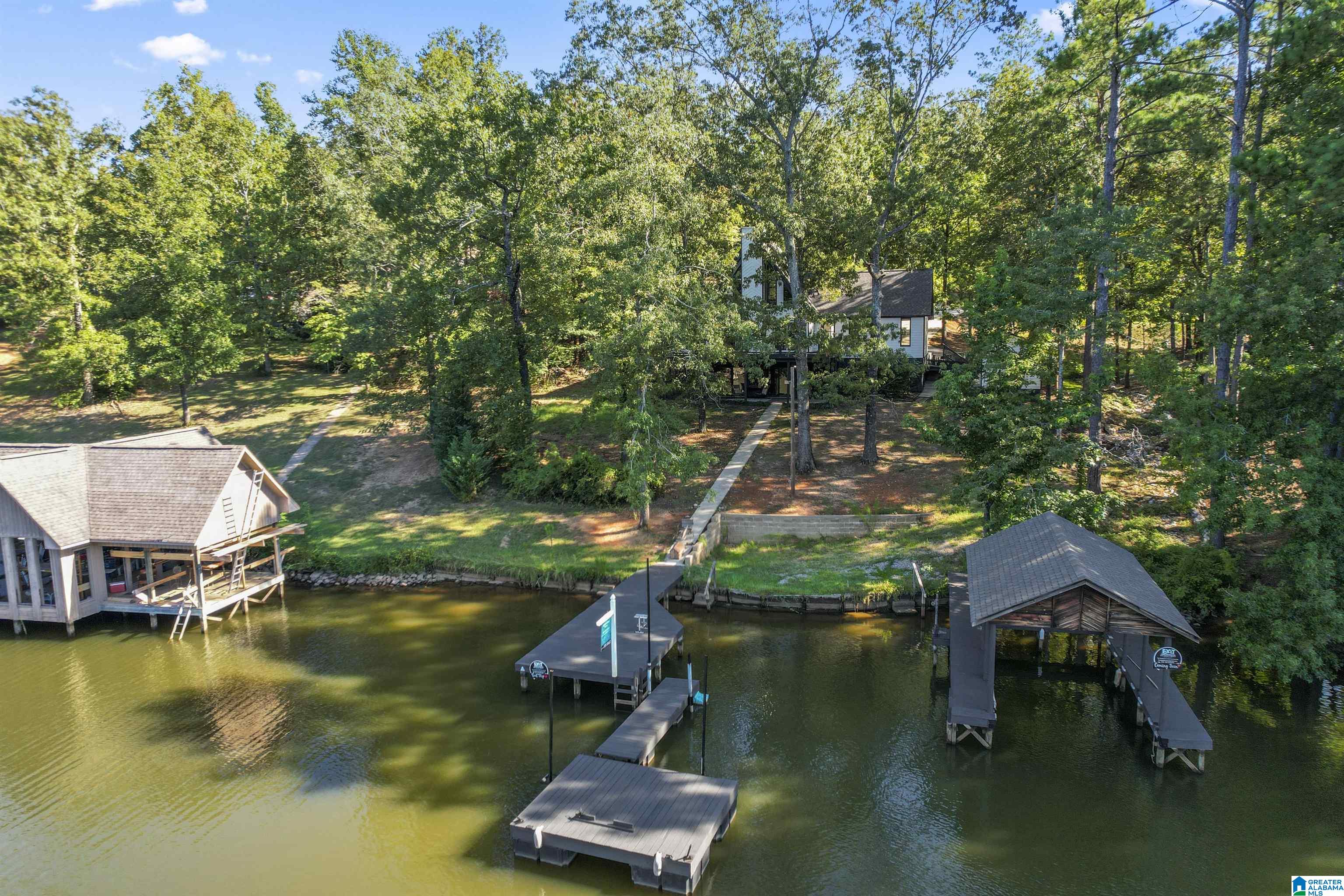 560 WATER OAK LANE