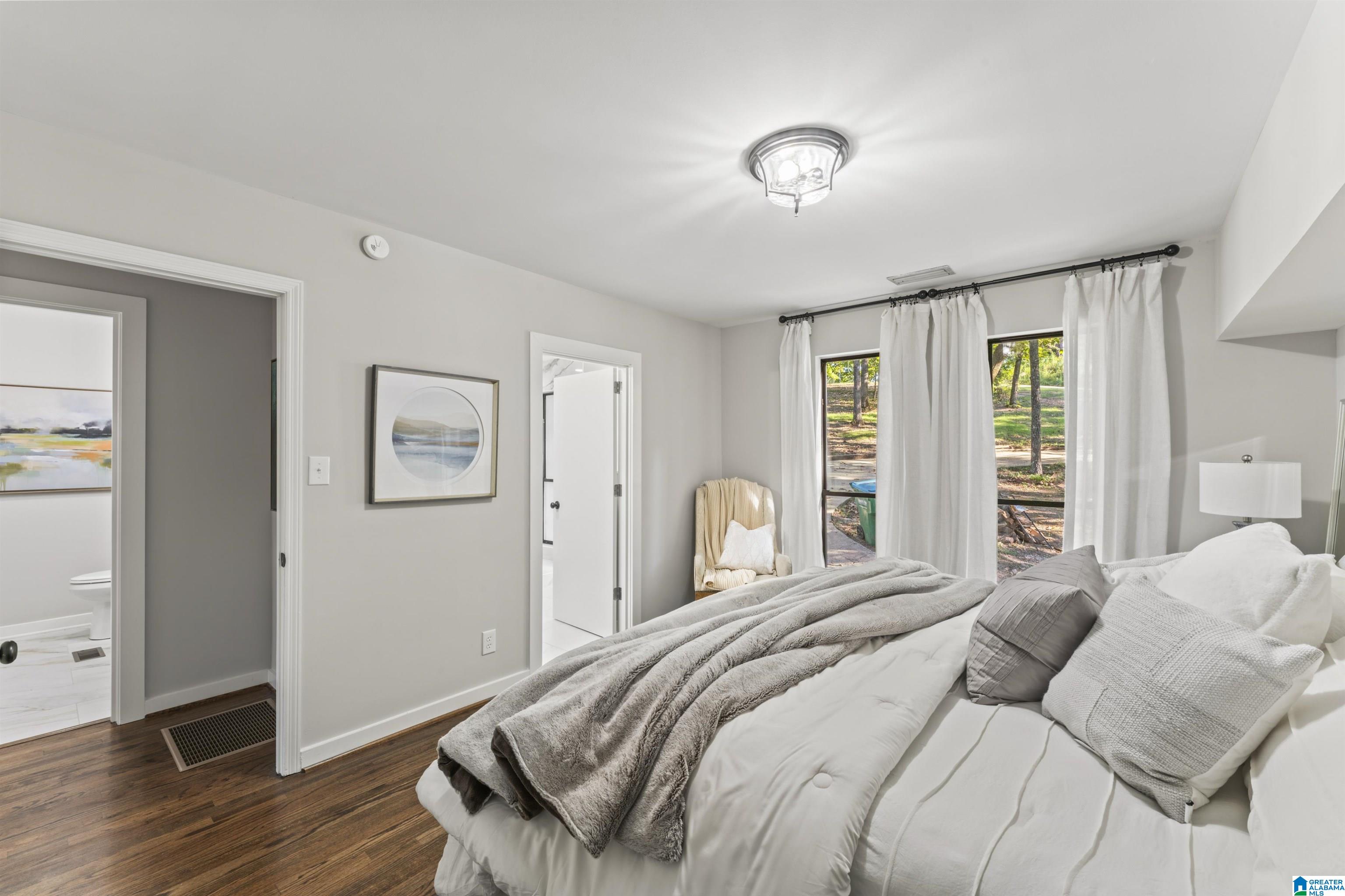 560 WATER OAK LANE