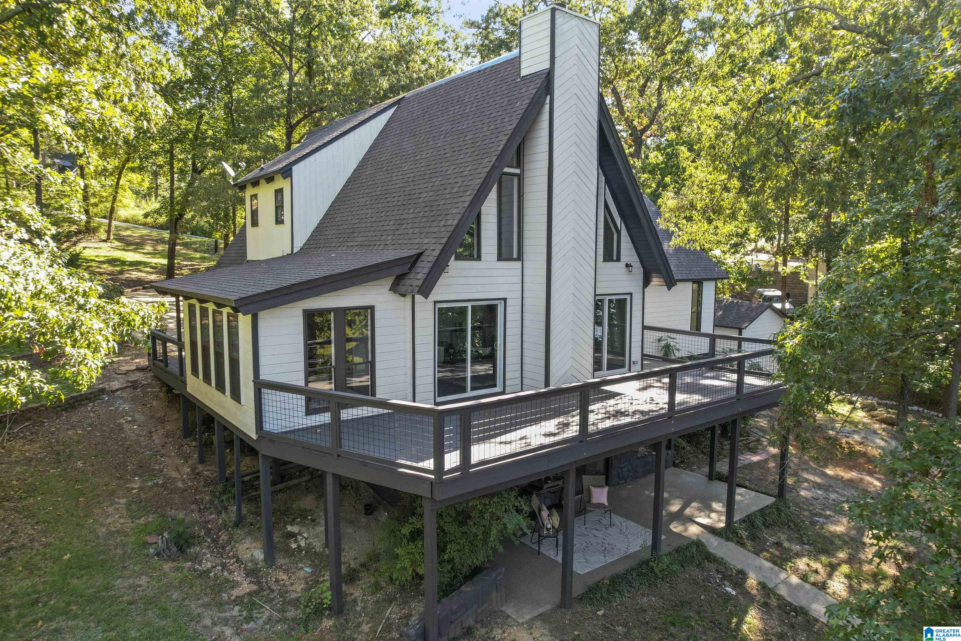 560 WATER OAK LANE