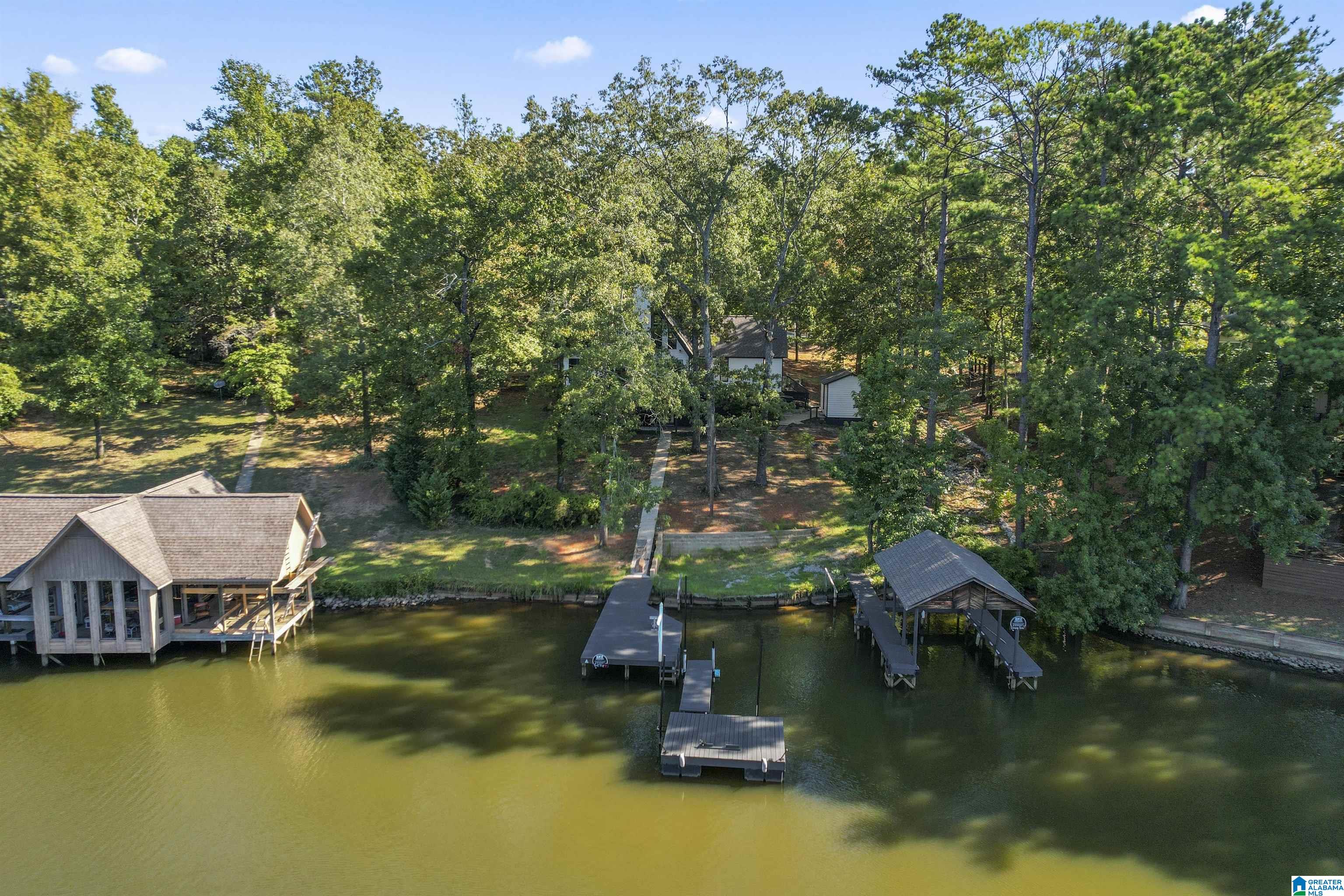 560 WATER OAK LANE