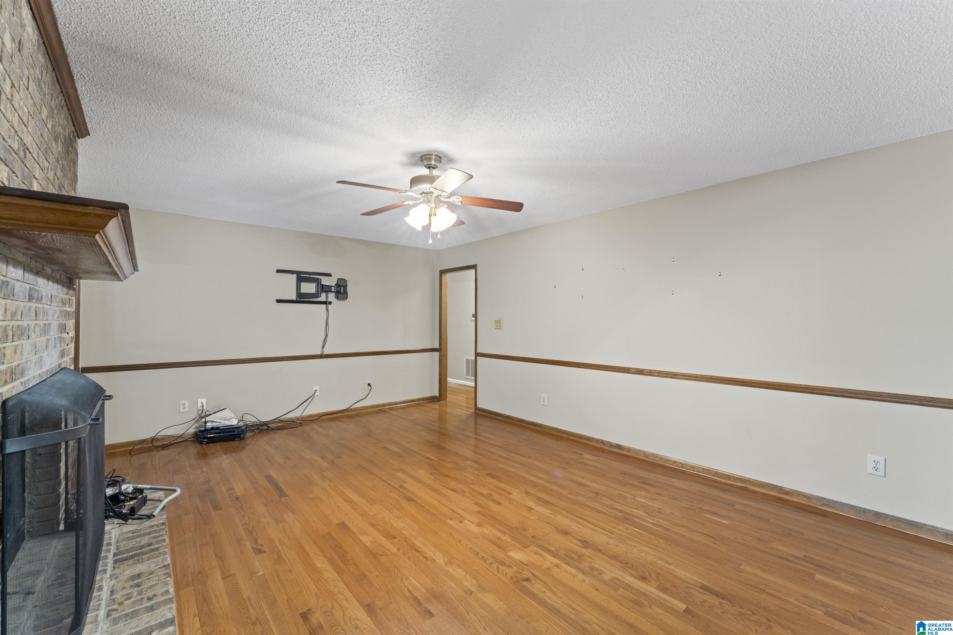 1044 MELISSA CIRCLE