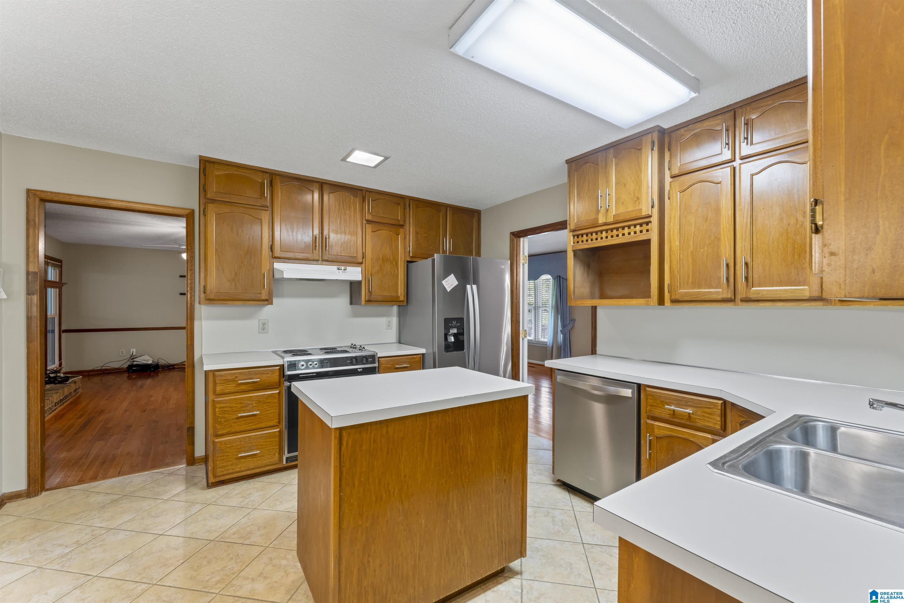1044 MELISSA CIRCLE