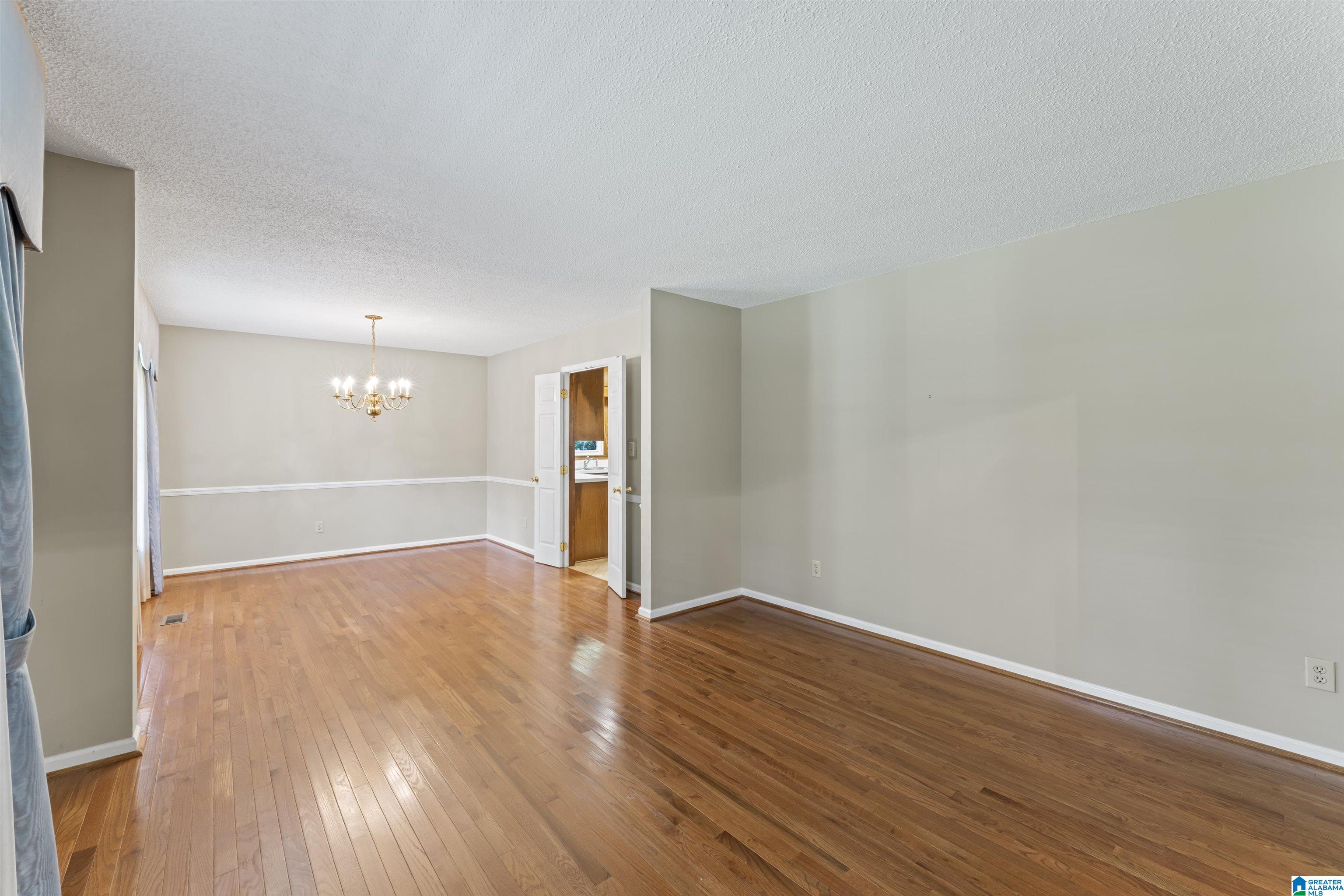 1044 MELISSA CIRCLE