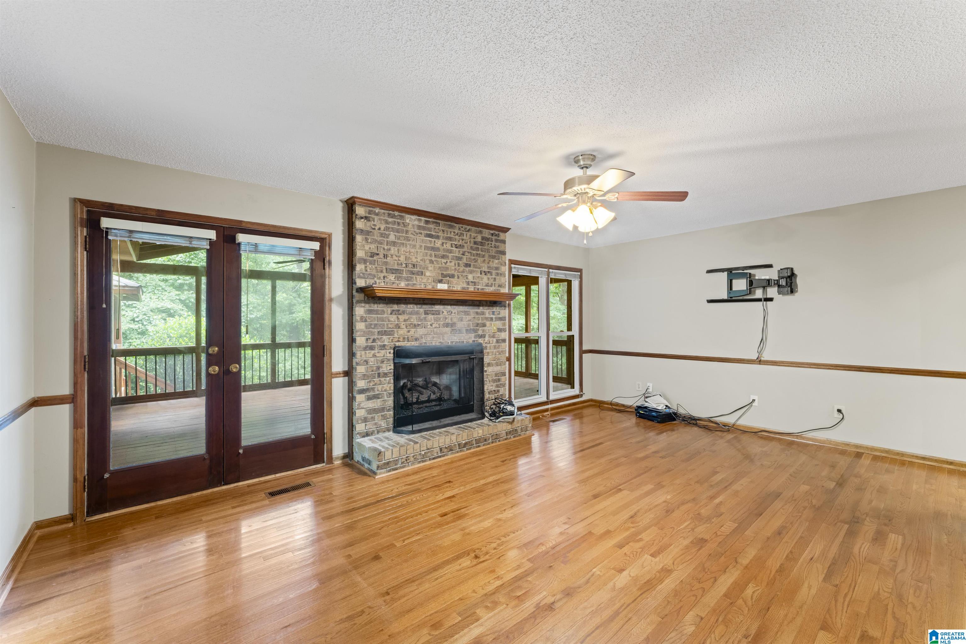 1044 MELISSA CIRCLE