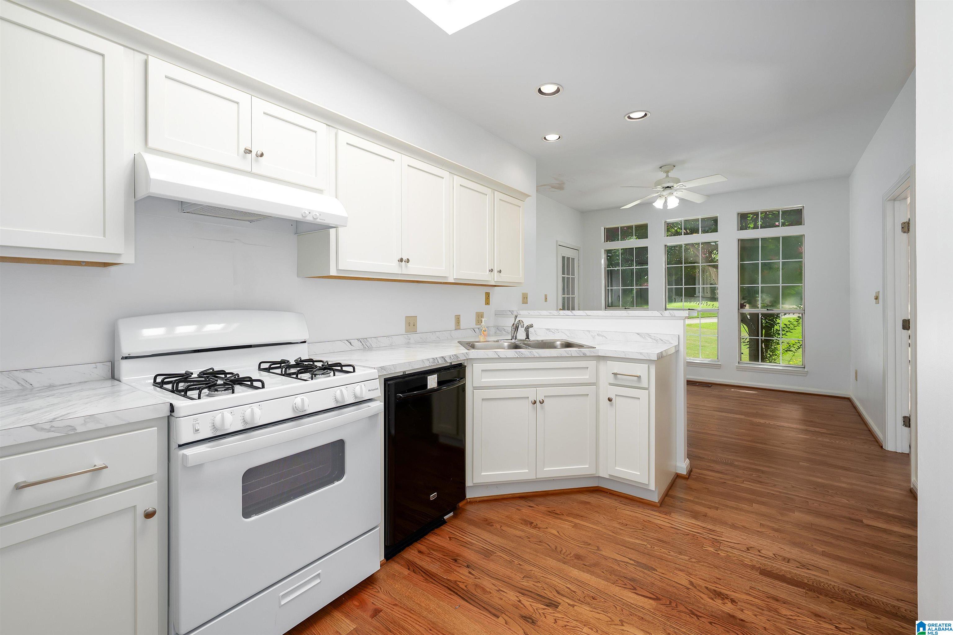 3104 CANTERBURY PLACE