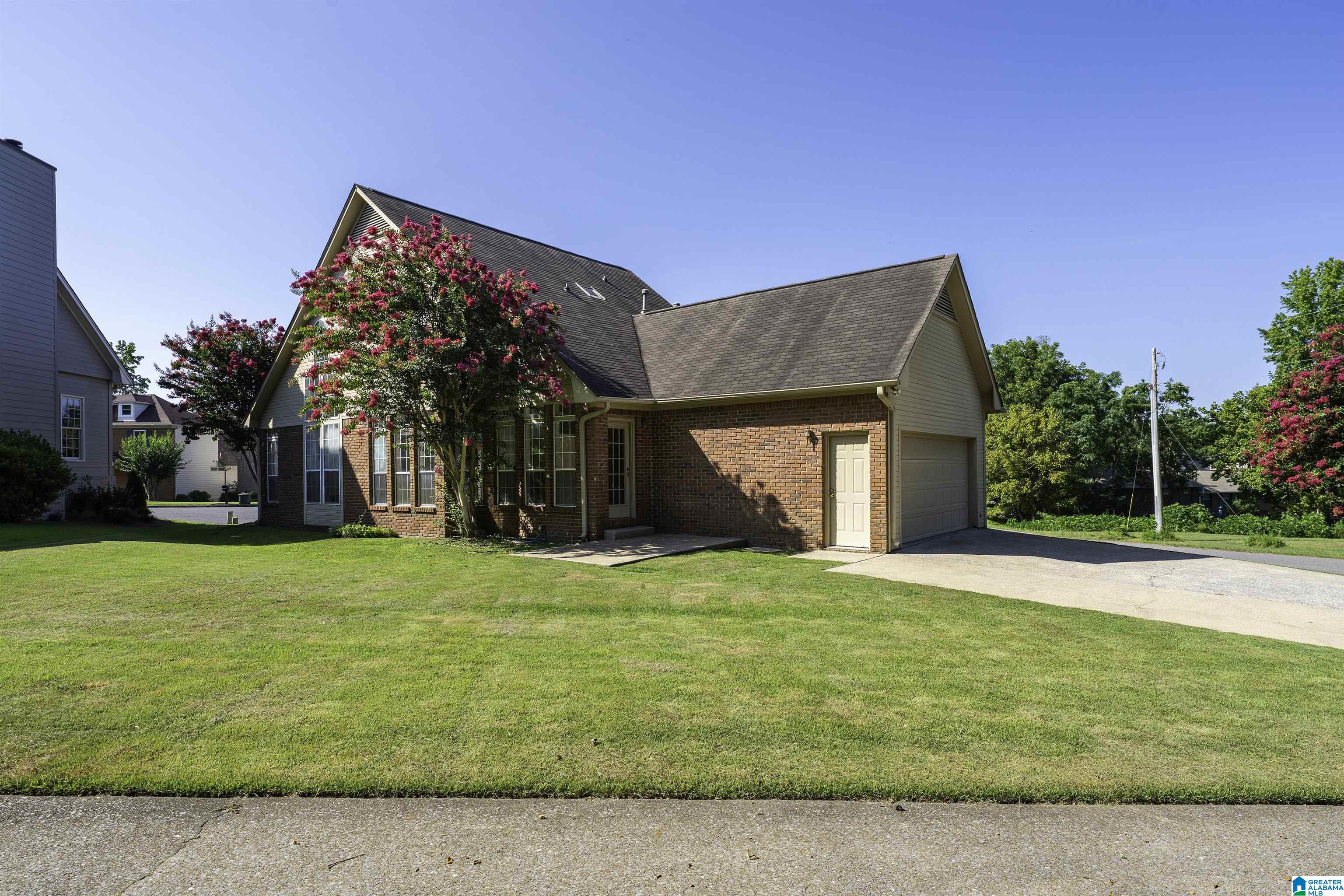 3104 CANTERBURY PLACE