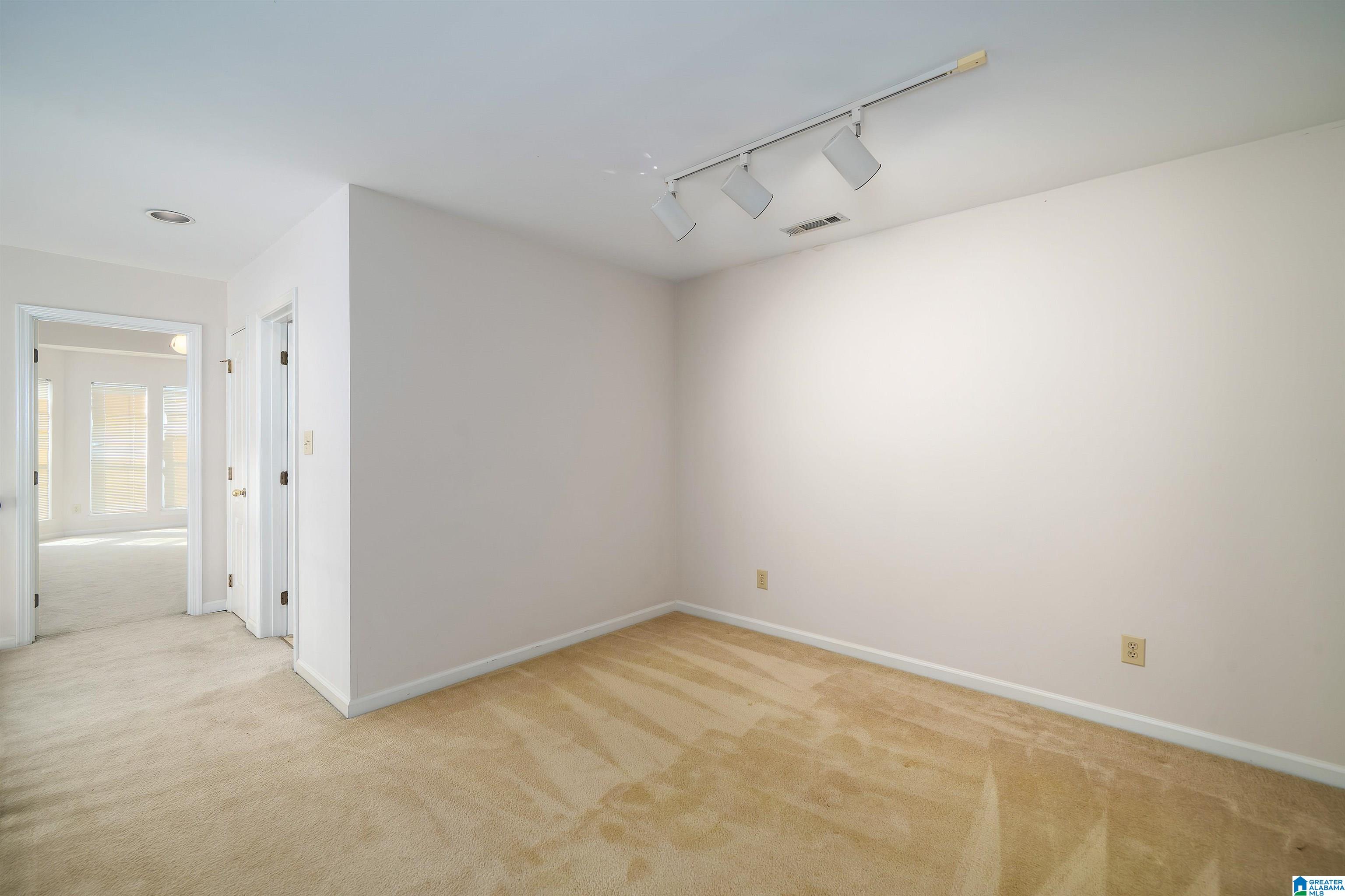 3104 CANTERBURY PLACE