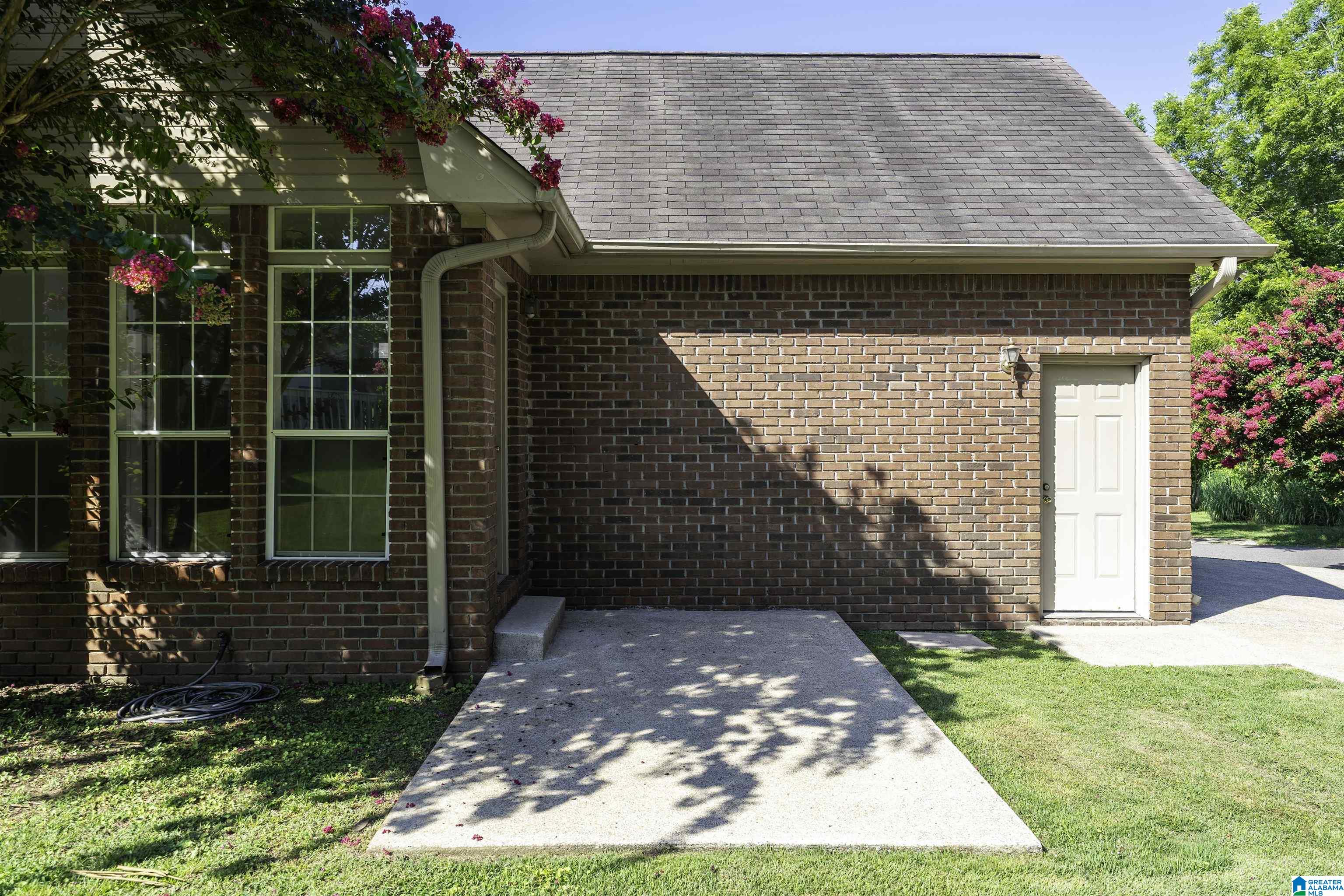 3104 CANTERBURY PLACE