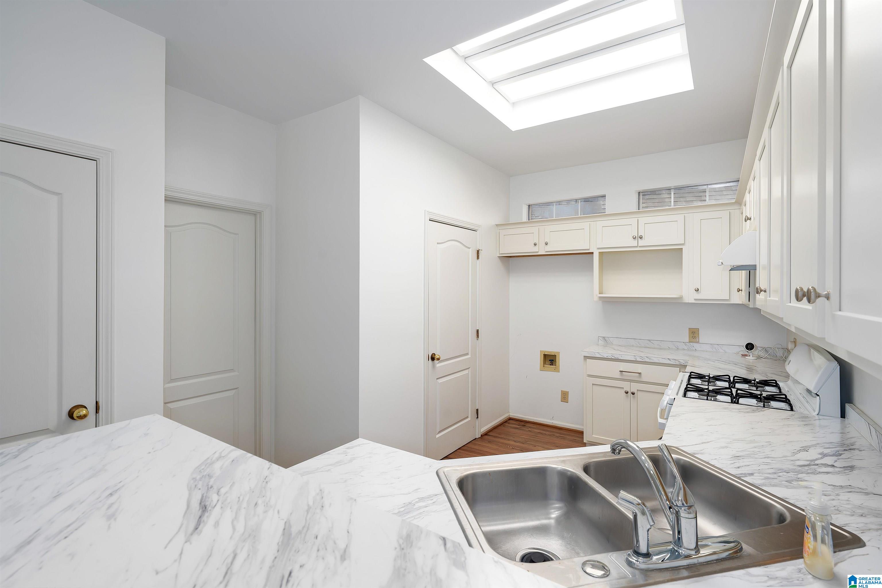 3104 CANTERBURY PLACE