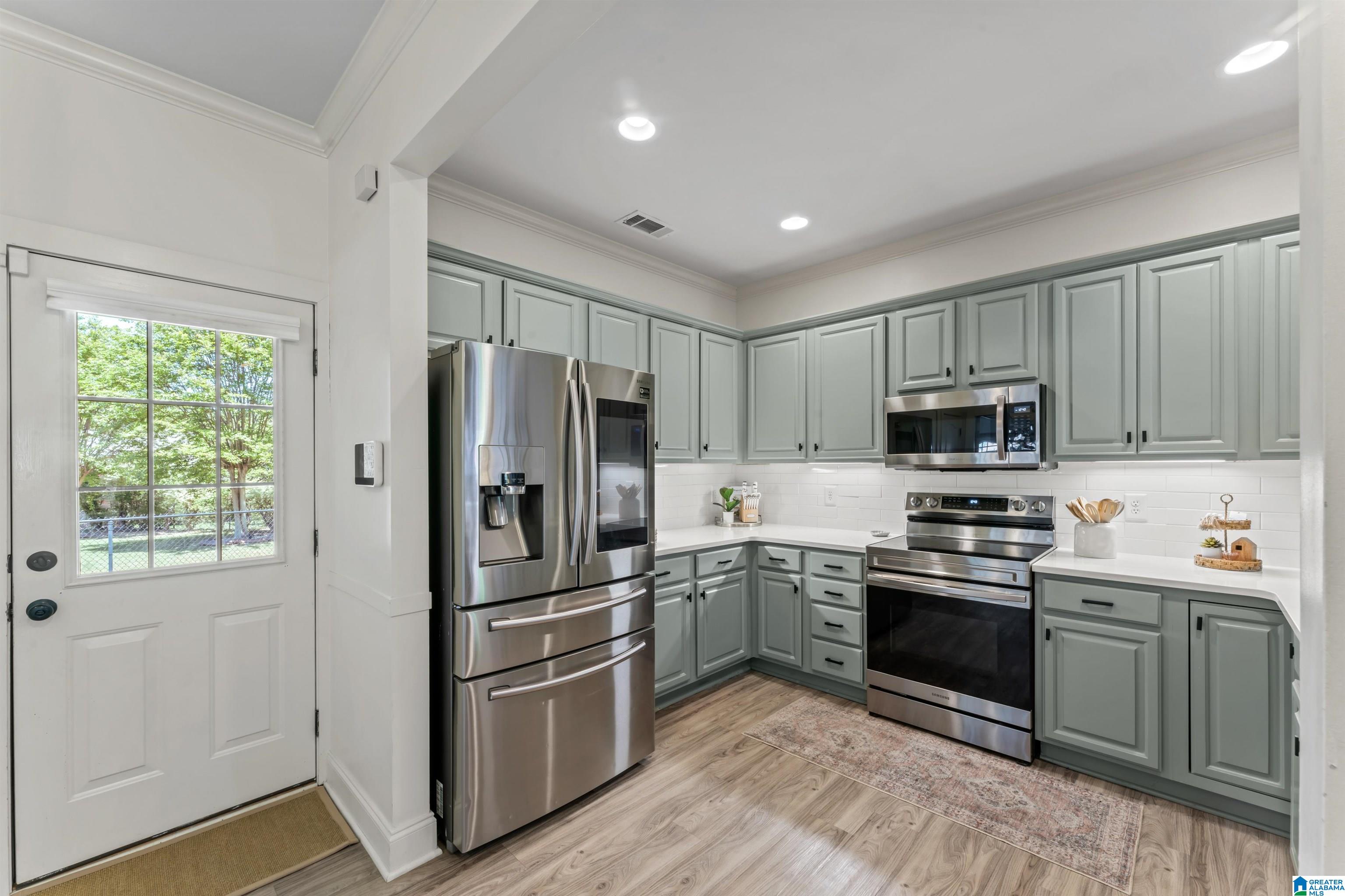 1113 WEYBRIDGE CIRCLE