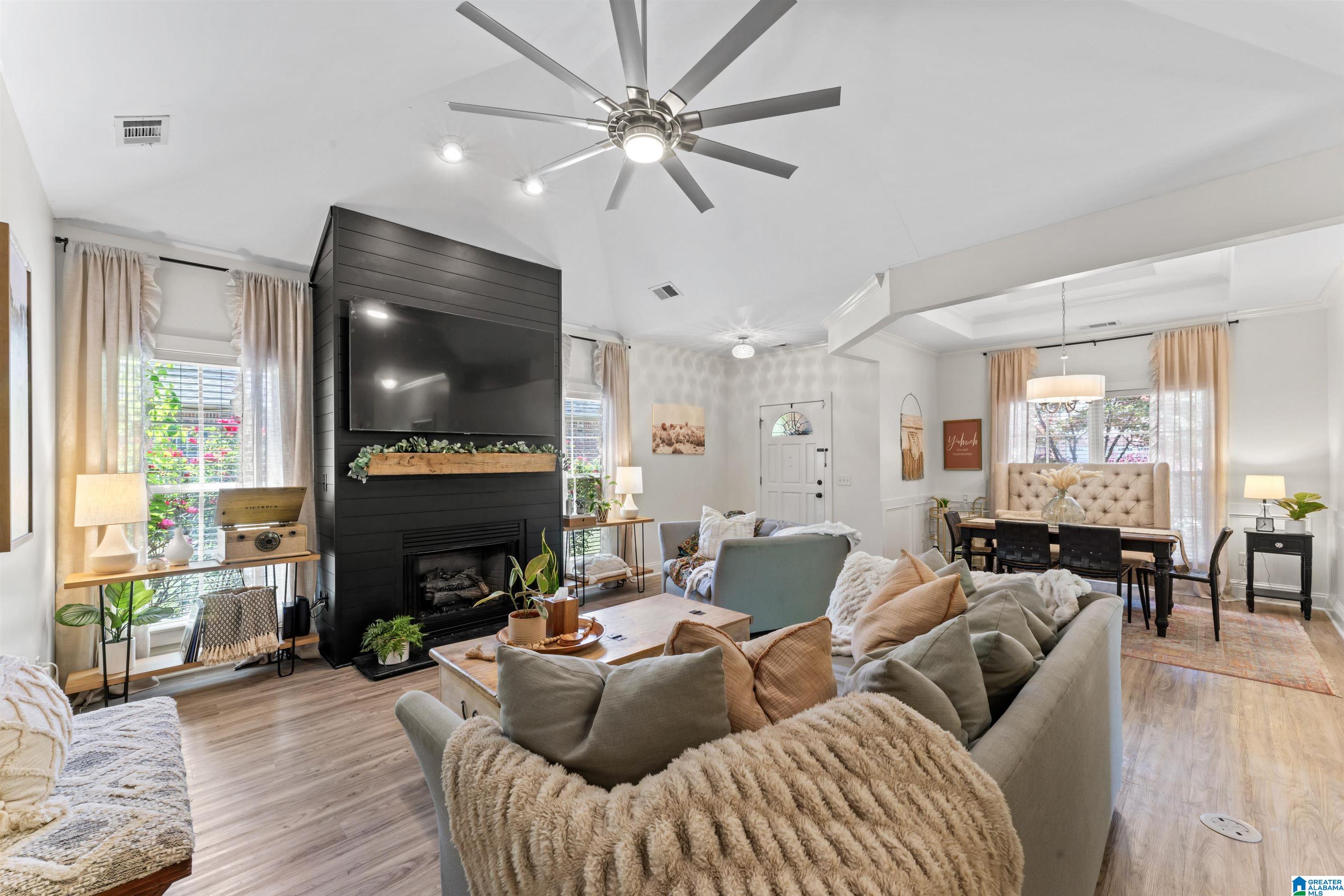 1113 WEYBRIDGE CIRCLE