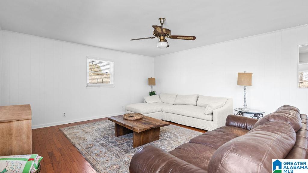 204 OAK DRIVE W