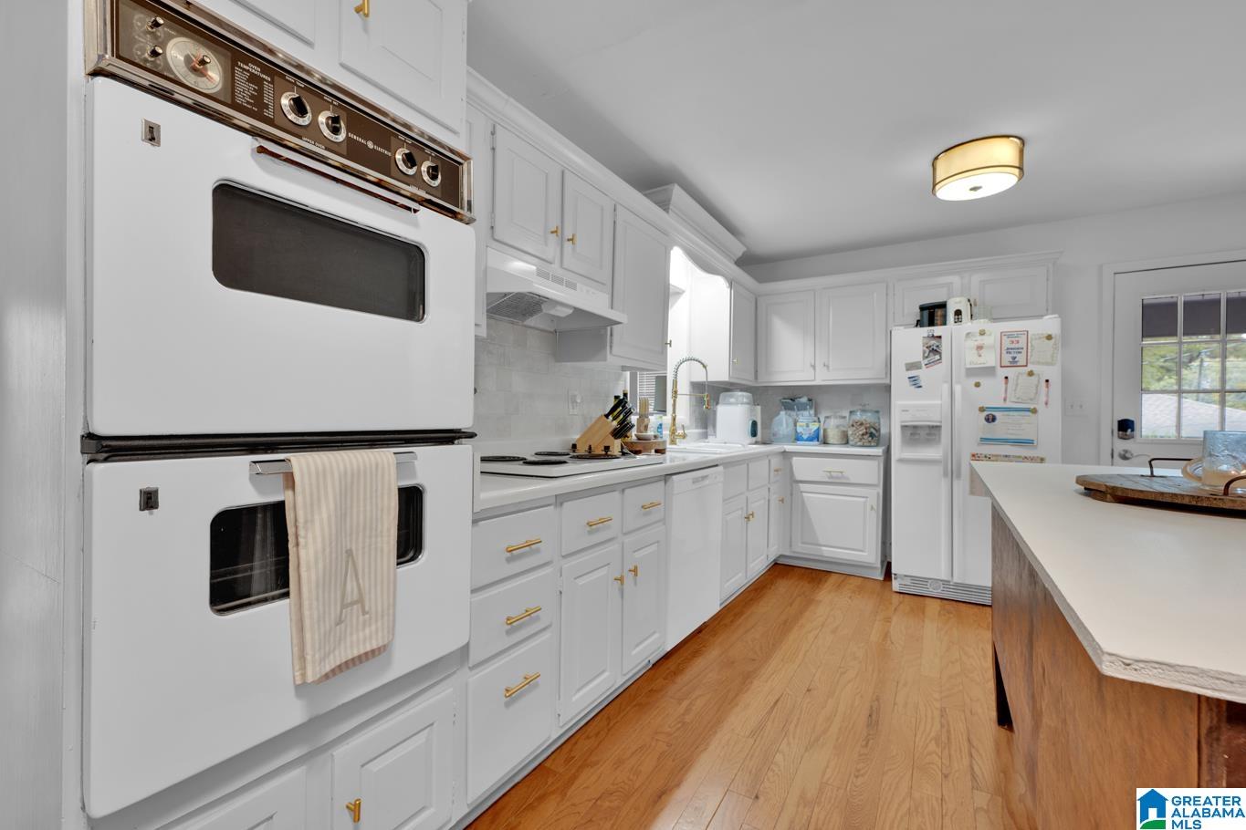 204 OAK DRIVE W