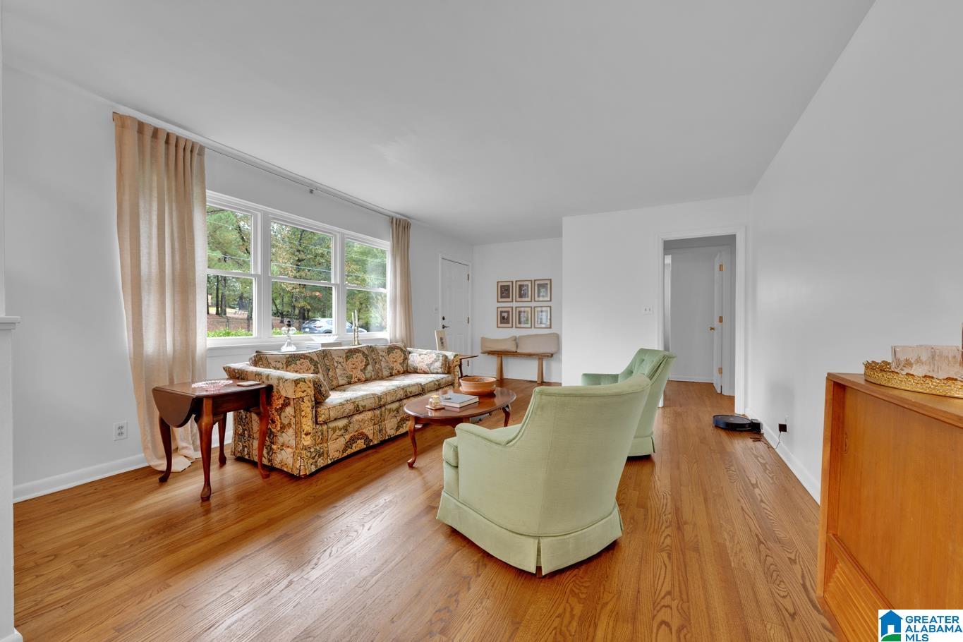 204 OAK DRIVE W