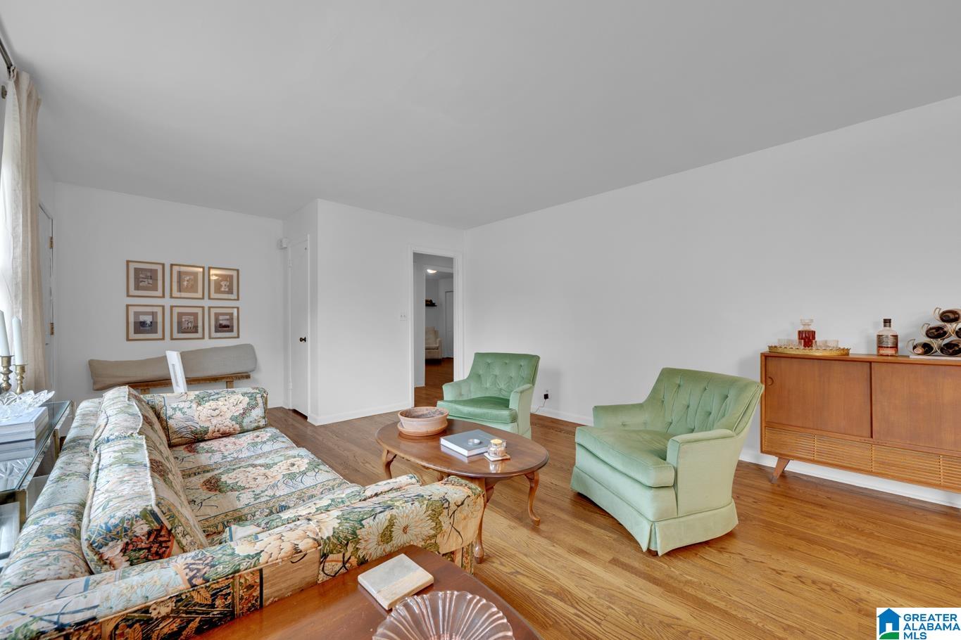 204 OAK DRIVE W