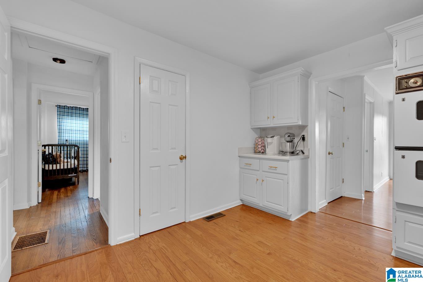 204 OAK DRIVE W