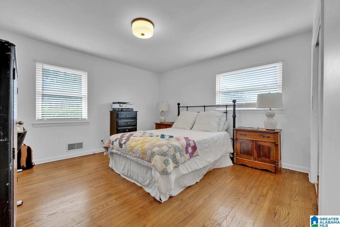 204 OAK DRIVE W